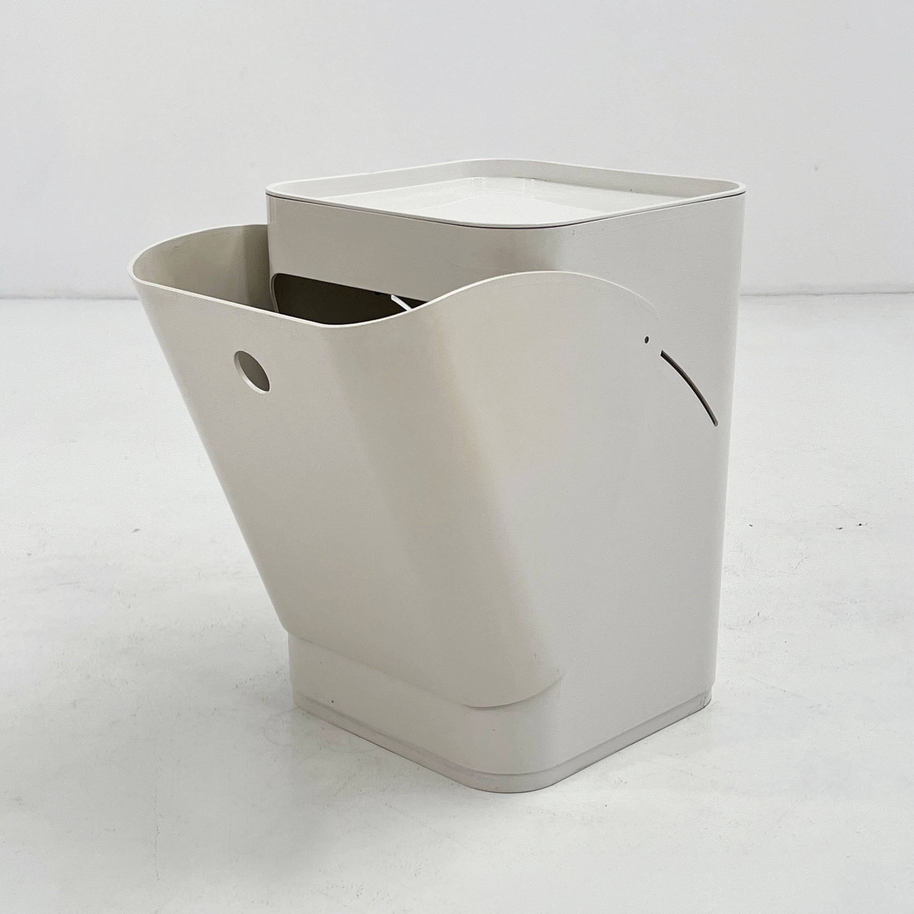 Storage furniture, laundry basket by Anna Castelli for Kartell, 1970