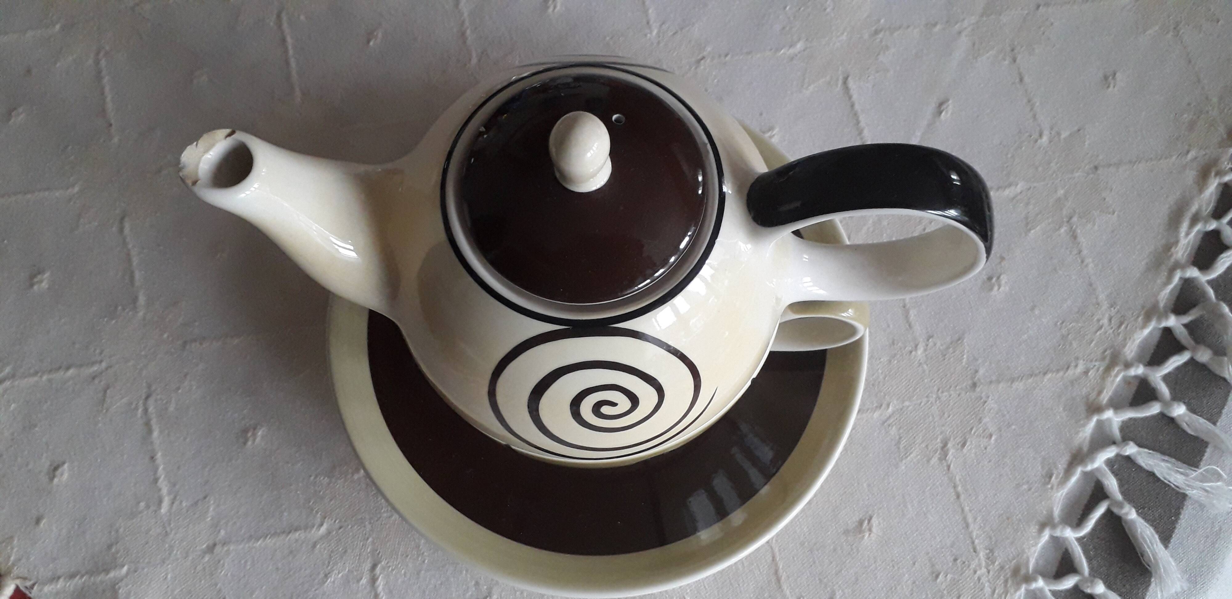 Vintage teapot signed Jodi-nv