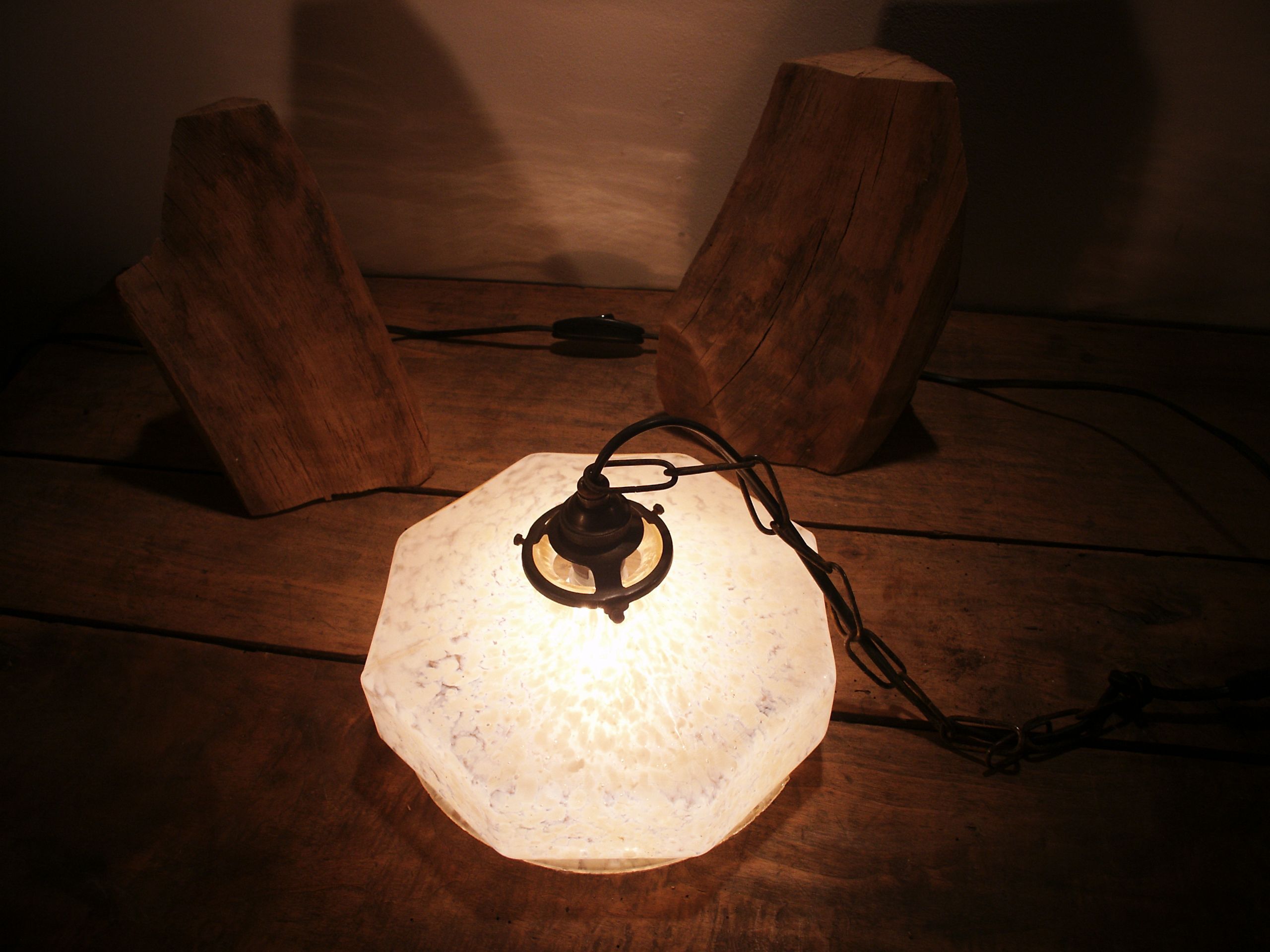 Pink opaline suspension