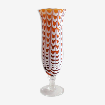 Vase sur piedouche en verre soufflé à décors coloré