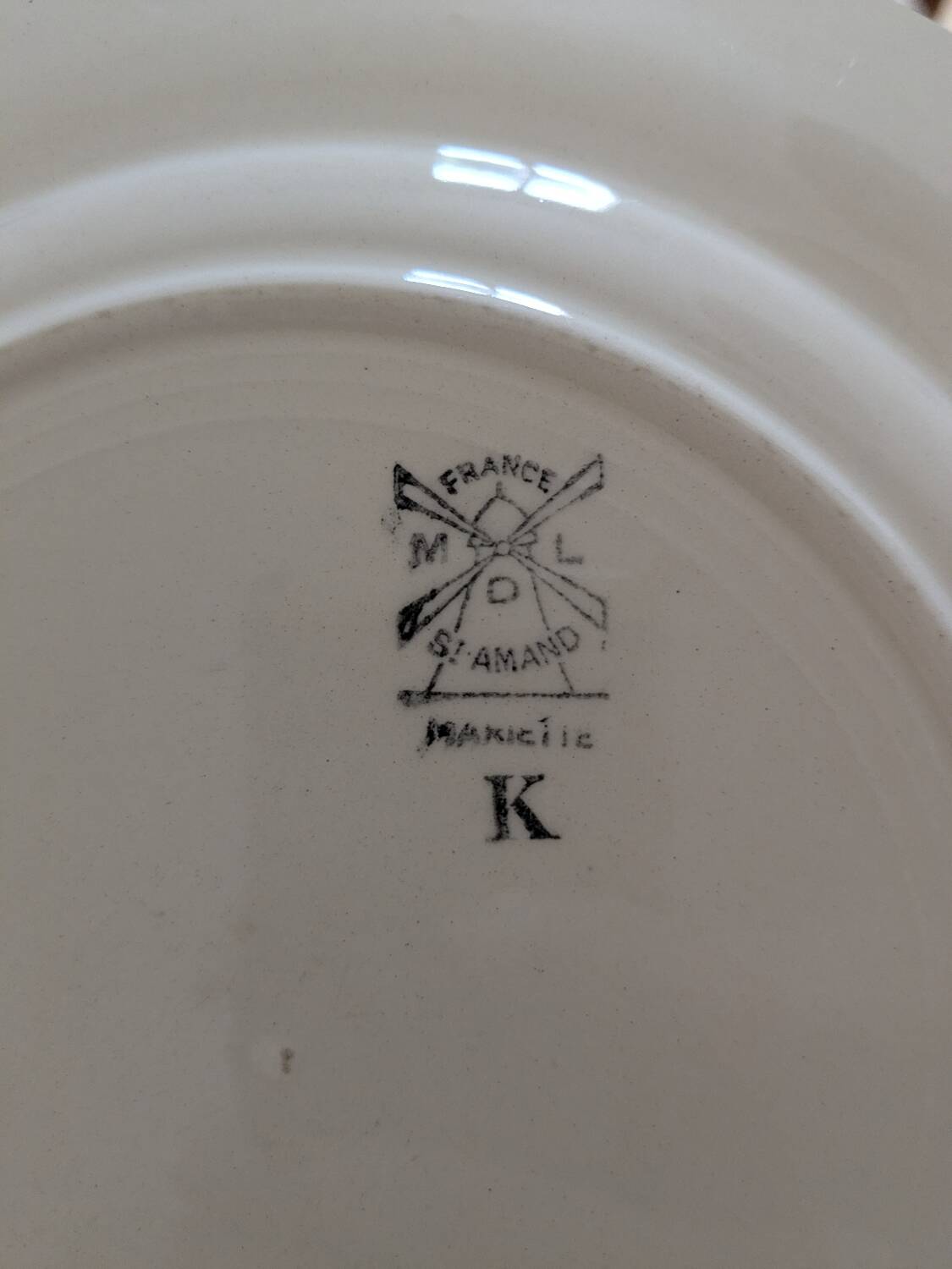 8 Marielle Saint Amand dinner plates