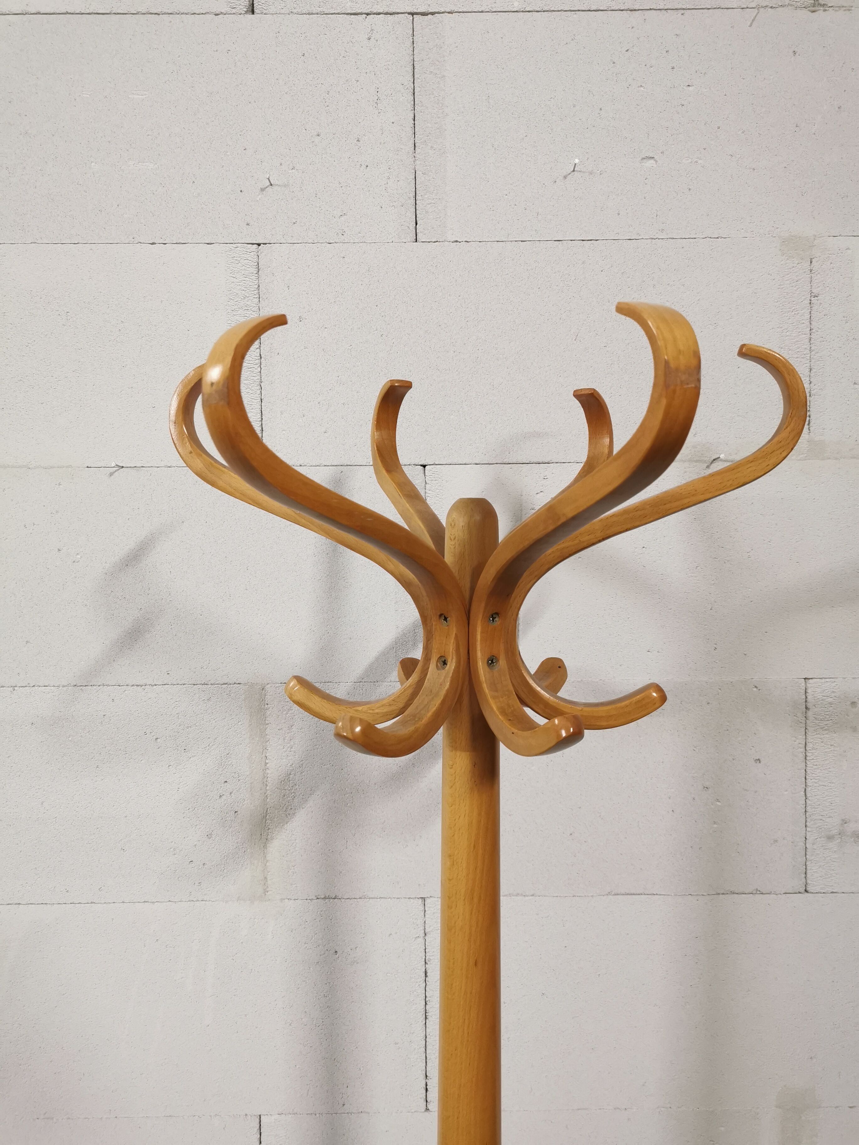 Baumann parrot coat holder