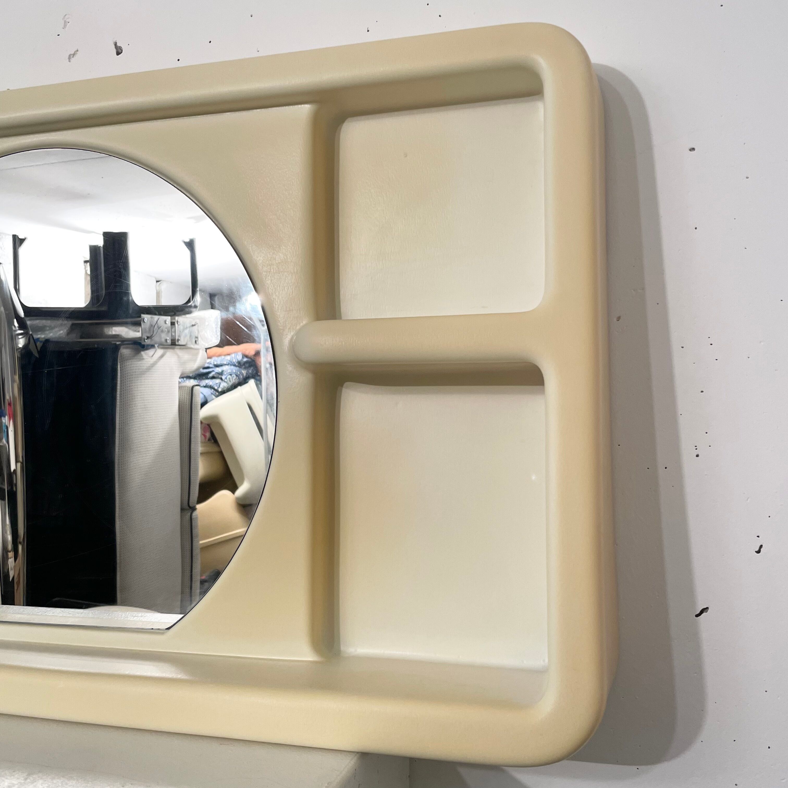 Mirror shelf, Meurop 1970