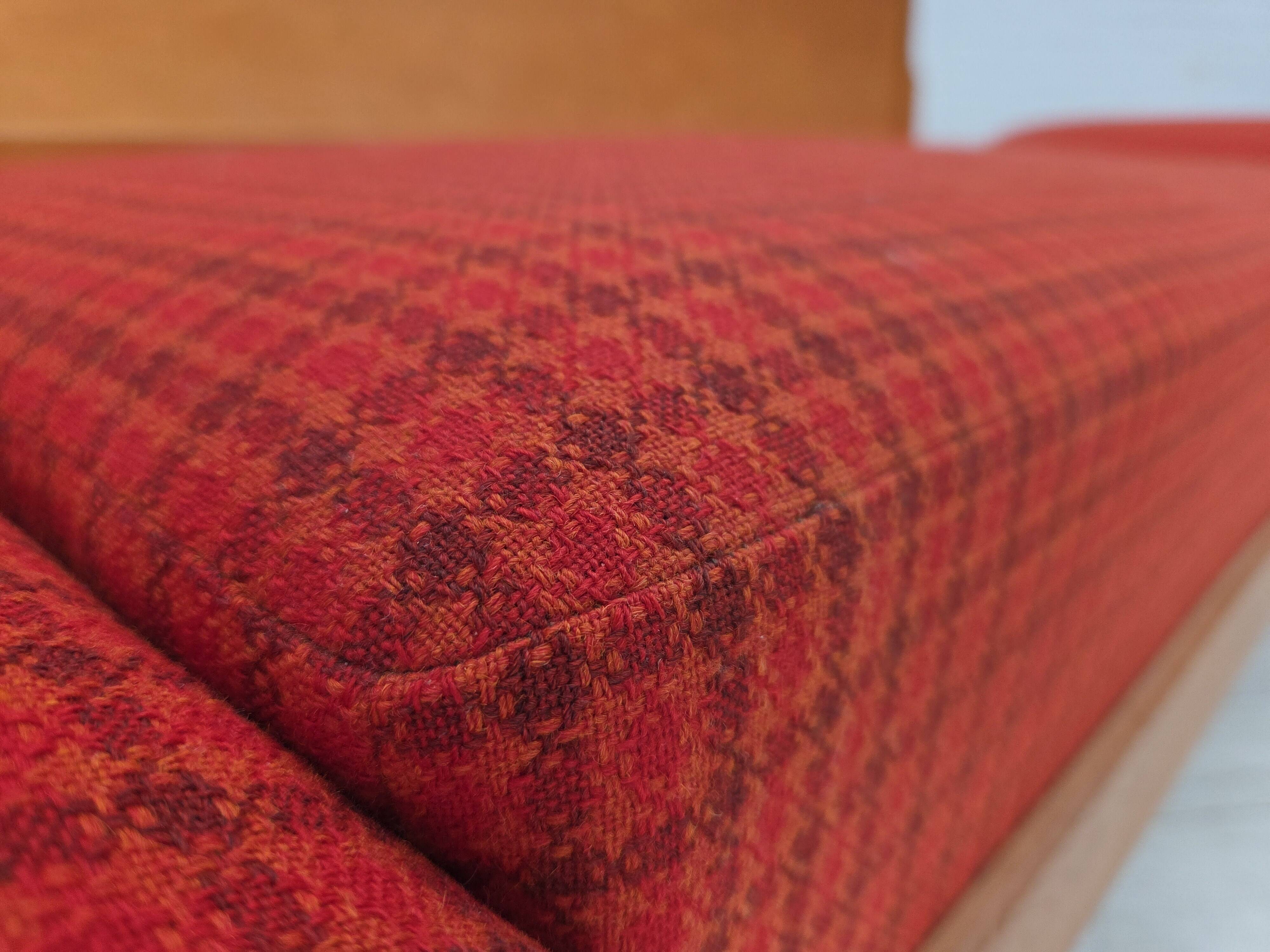 1970s, Danish drop-arm daybed/sofa by Illum Wikkelsø, furniture wool.