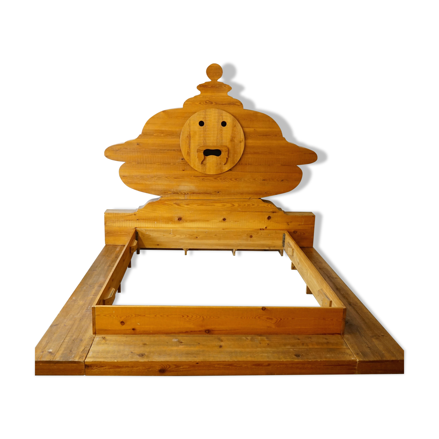 Bed frame of Mario Ceroli «Bocca della Verità»