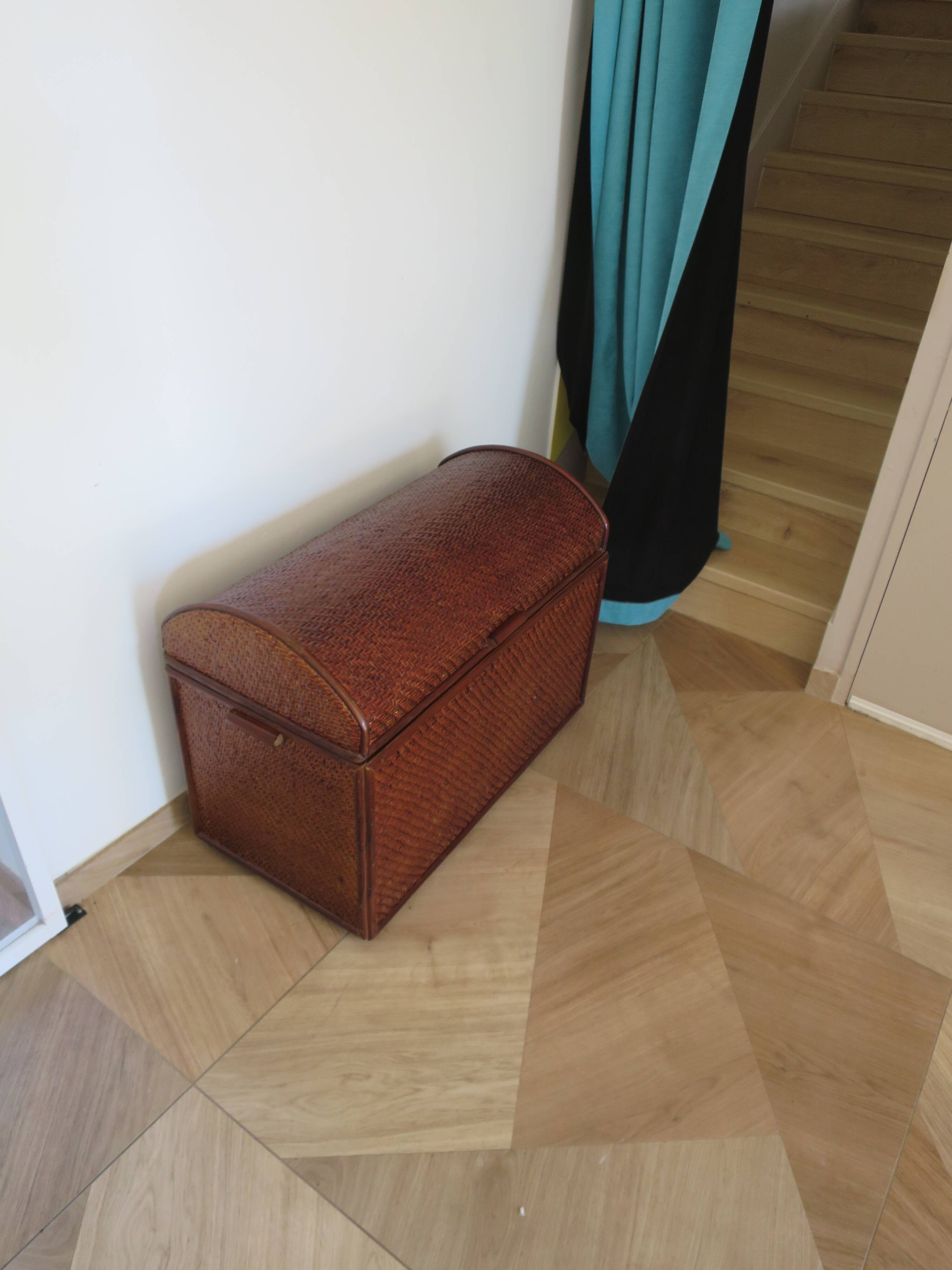 Vintage storage chest - curved - woven rattan - 1970s - mahogany colour