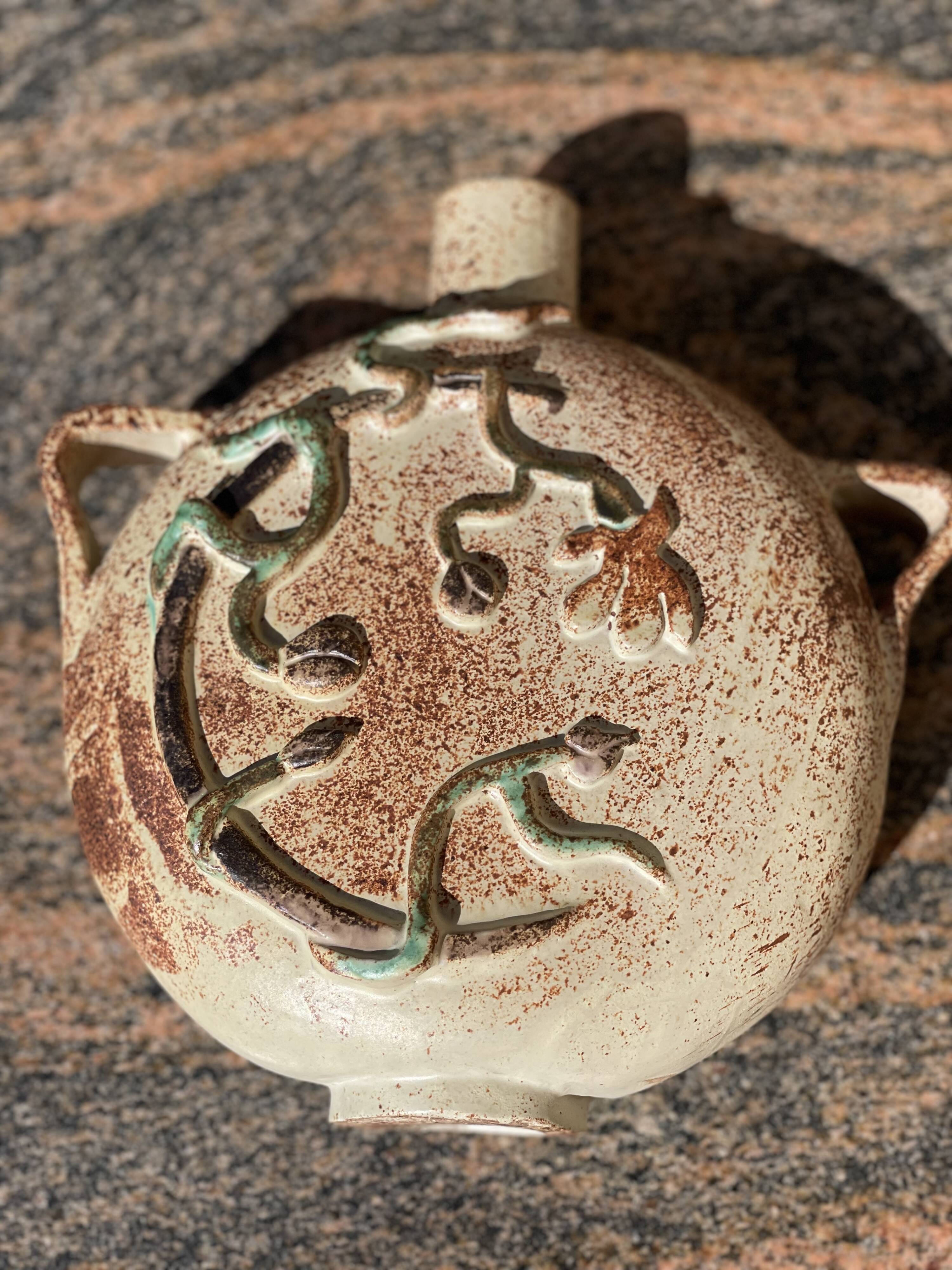 Flat gourd-shaped vase