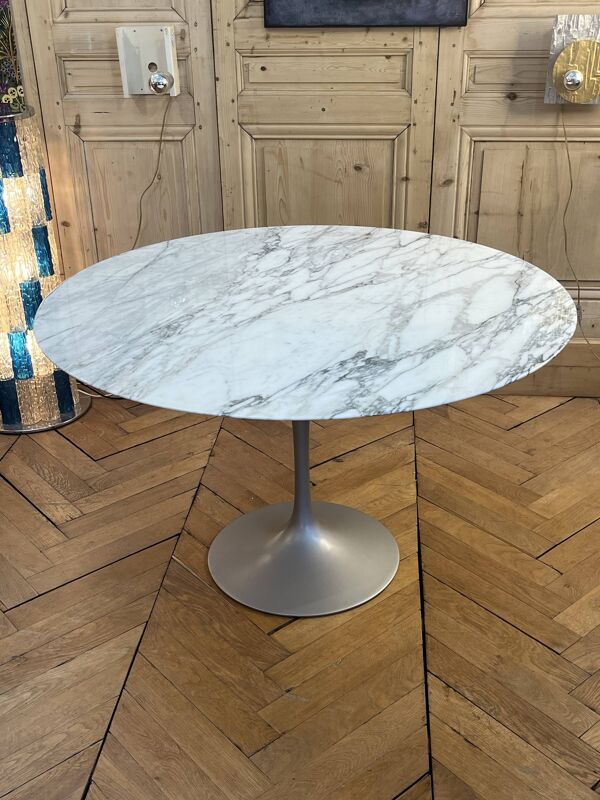 Eero Saarinen  Édition Knoll International  Table Tulip