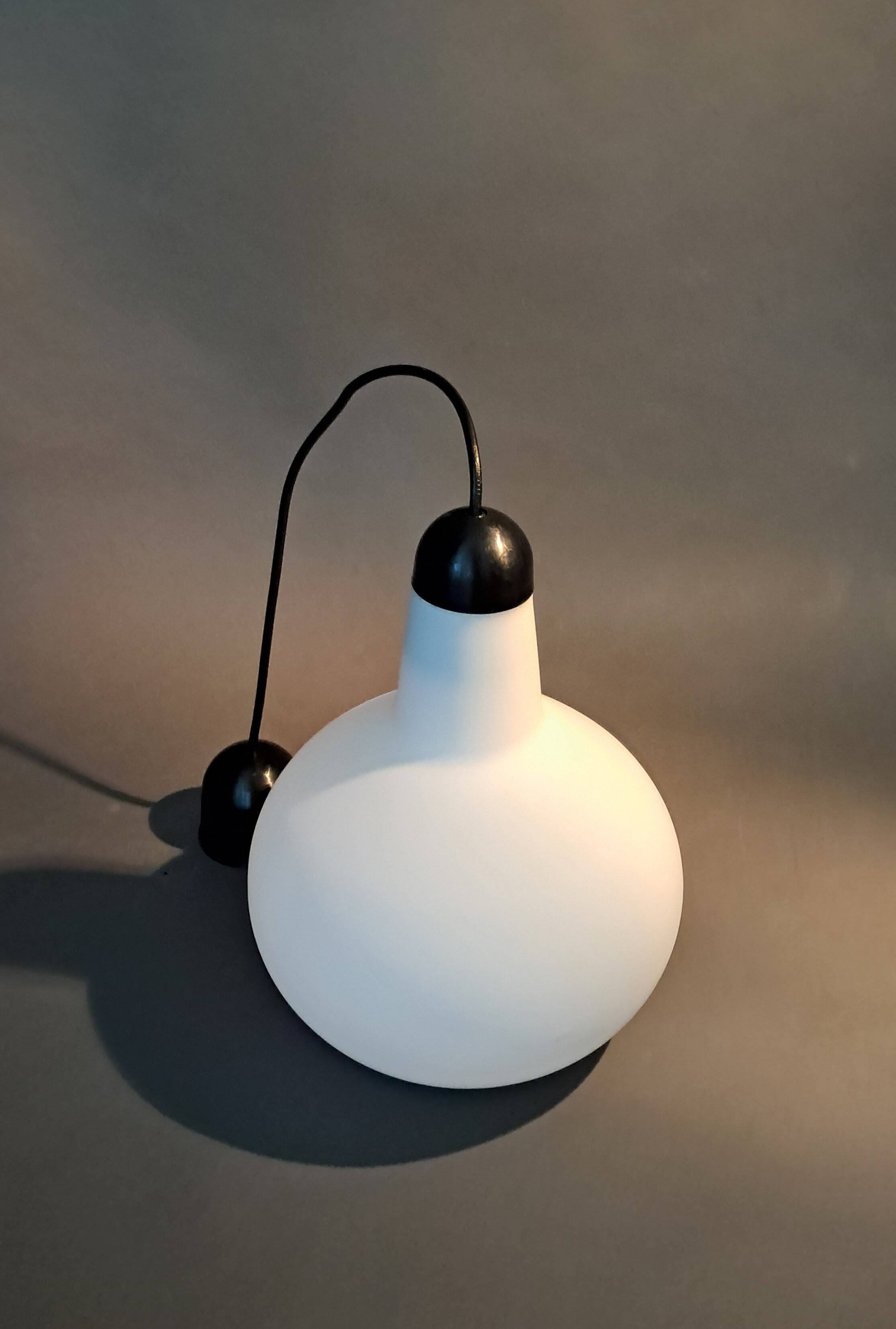 Vintage opaline suspension.