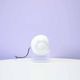 Lampe de table en cube avec sphère en métal