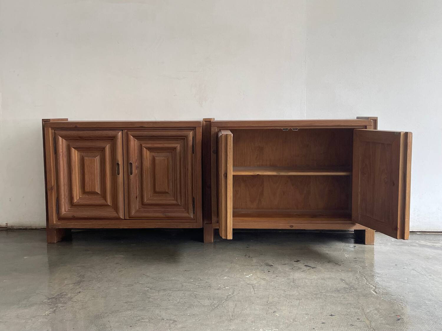 Buffet brutaliste, Biosca, bois massif, fabrication artisanale, Espagne