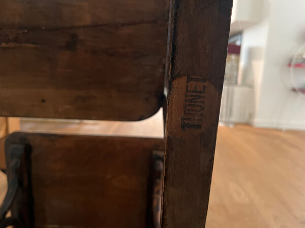 Pupitre d’écolier ancien estampillé Michael Thonet – début XXe siècle