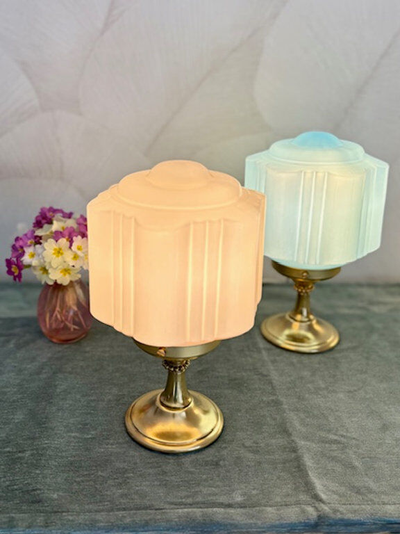 Art Deco lamp from the 1930s with an opaline globe featuring a pink flower.