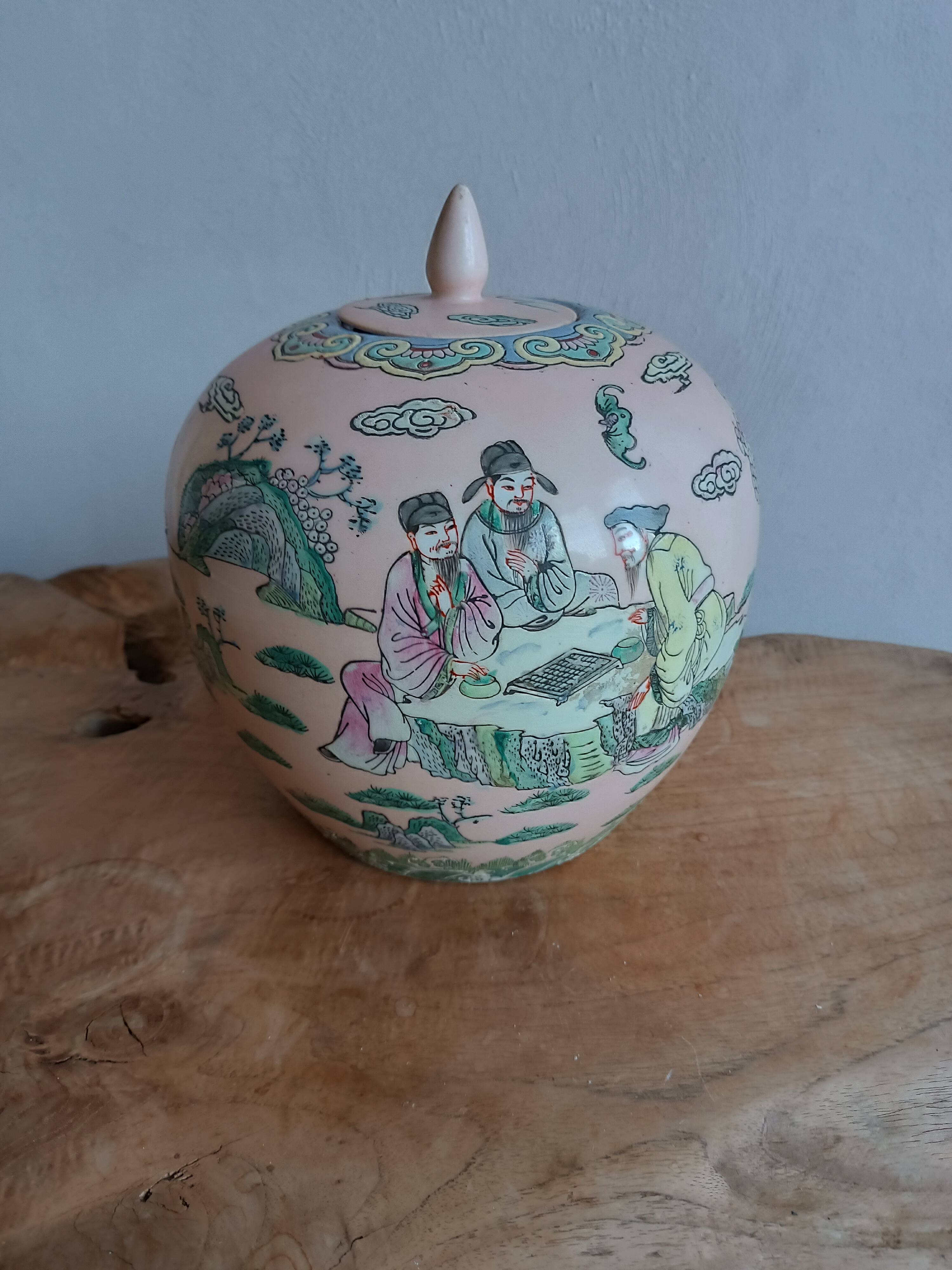Polychrome enameled porcelain ginger jar China