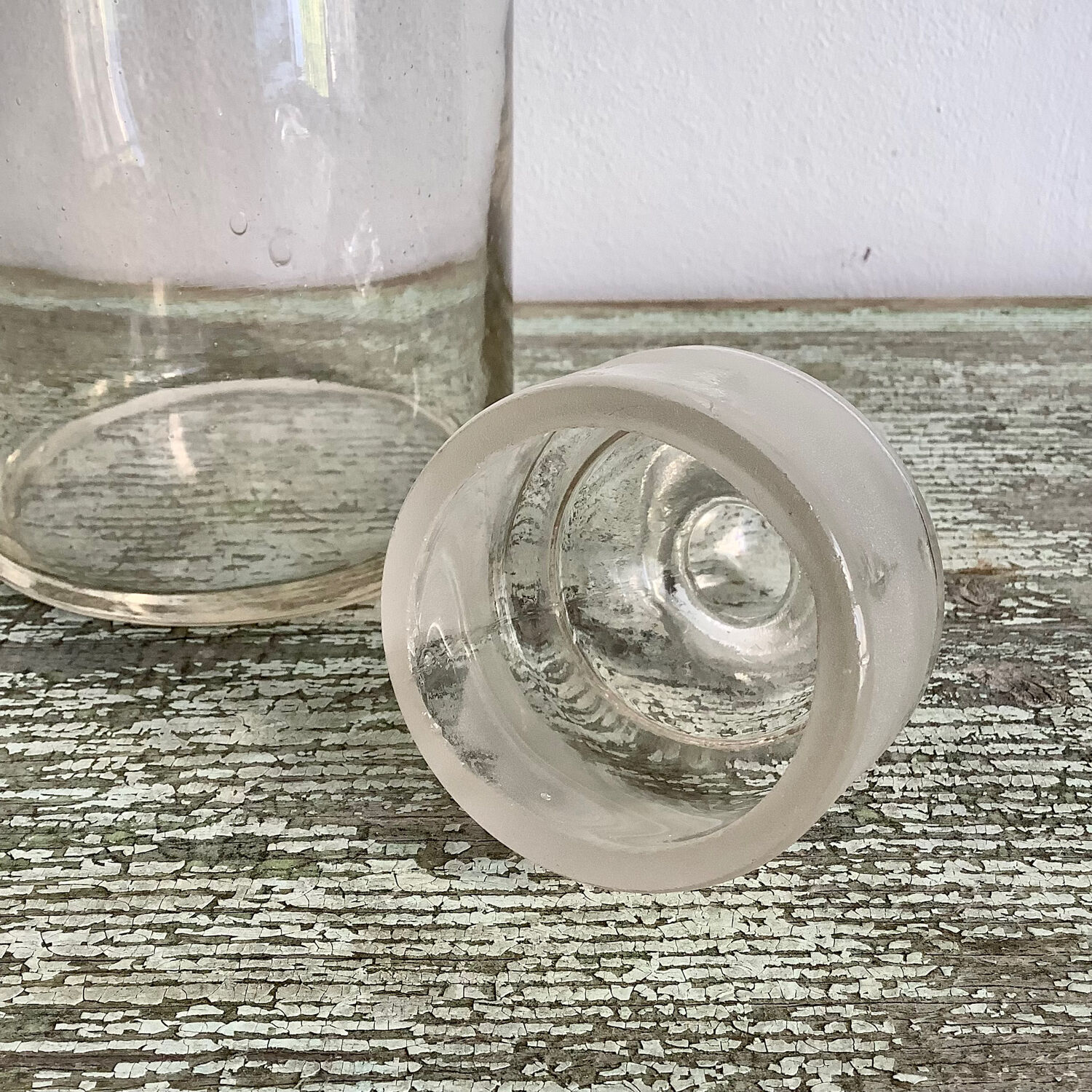 Transparent glass bottle or jar