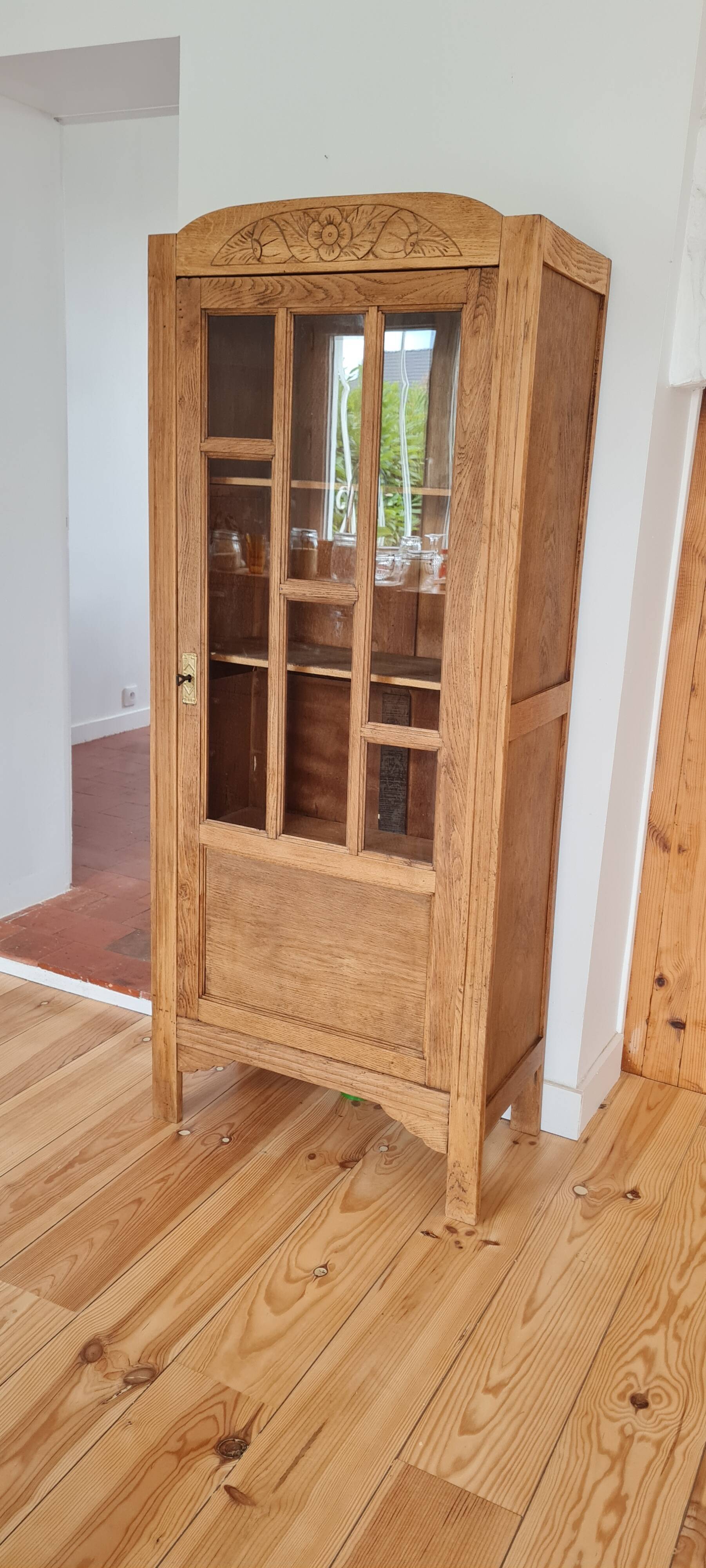 Bonnetière armoire vitrée