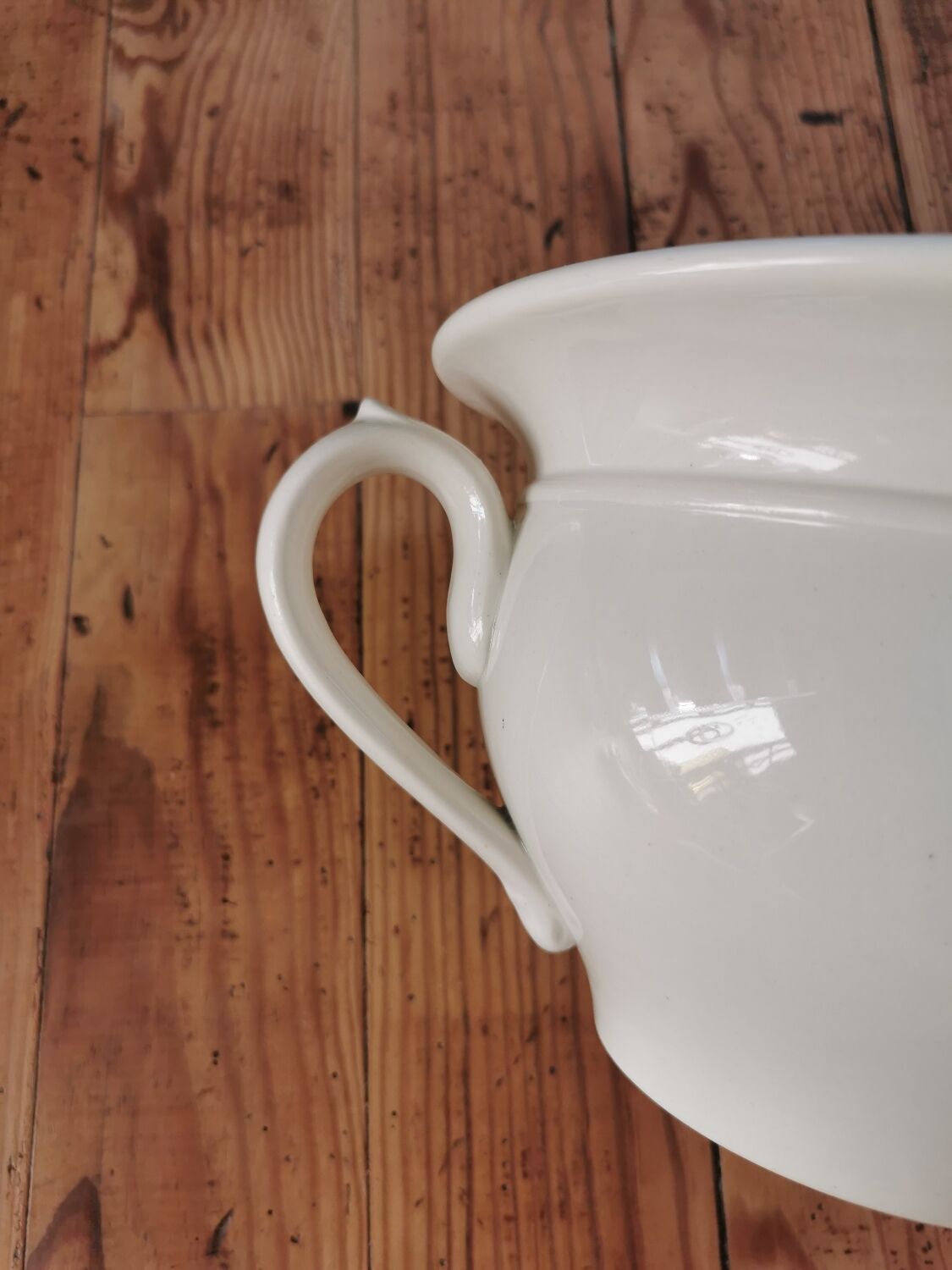 Old Digoin night vase