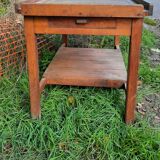 Trade table in chene