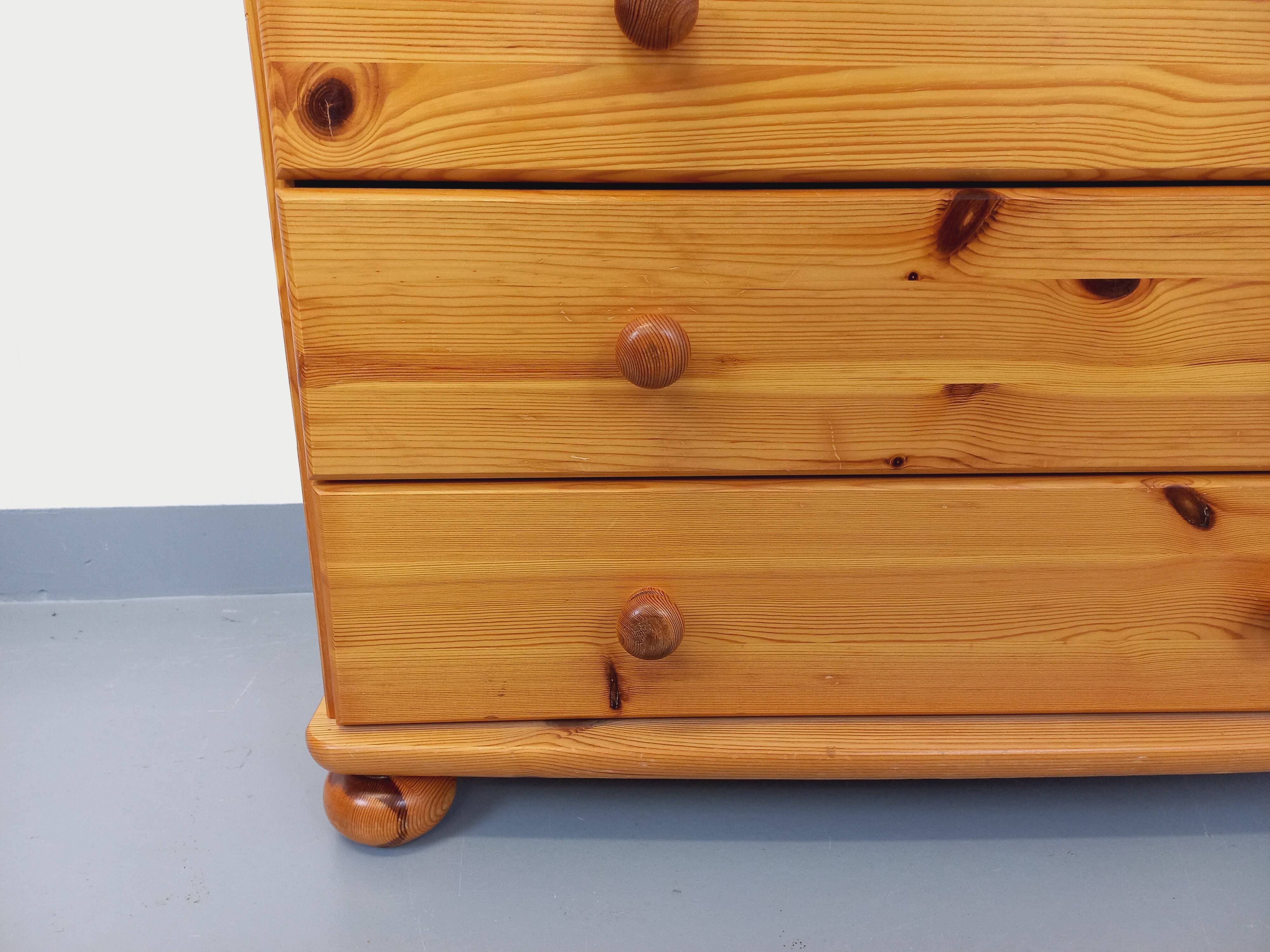 Vintage pine chest of drawers from the 70s