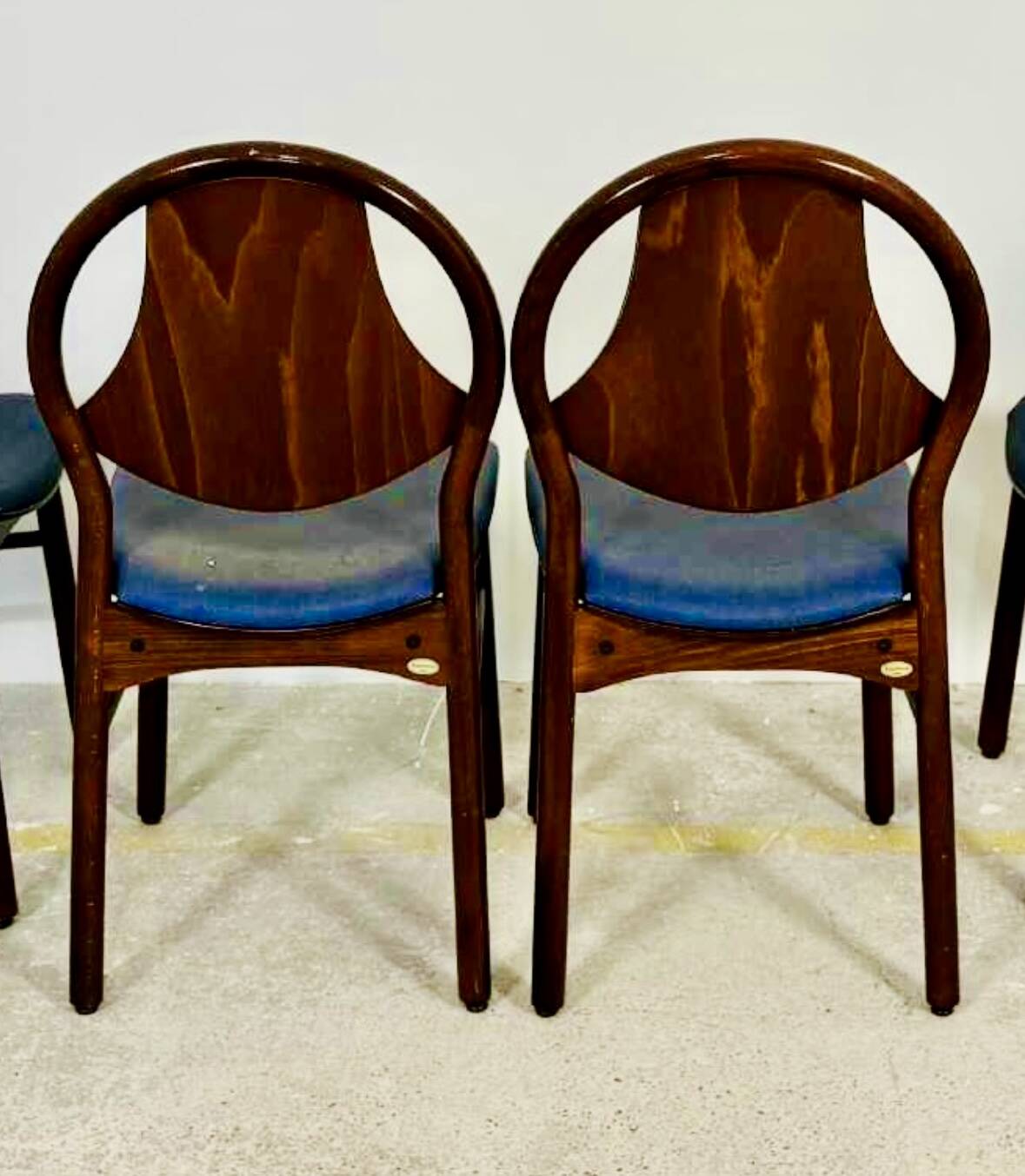 Lot de 12 chaises Baumann vintage assise Skaï bleu