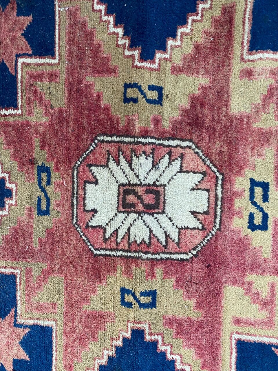 Handmade Turkish vintage carpet 102x190
