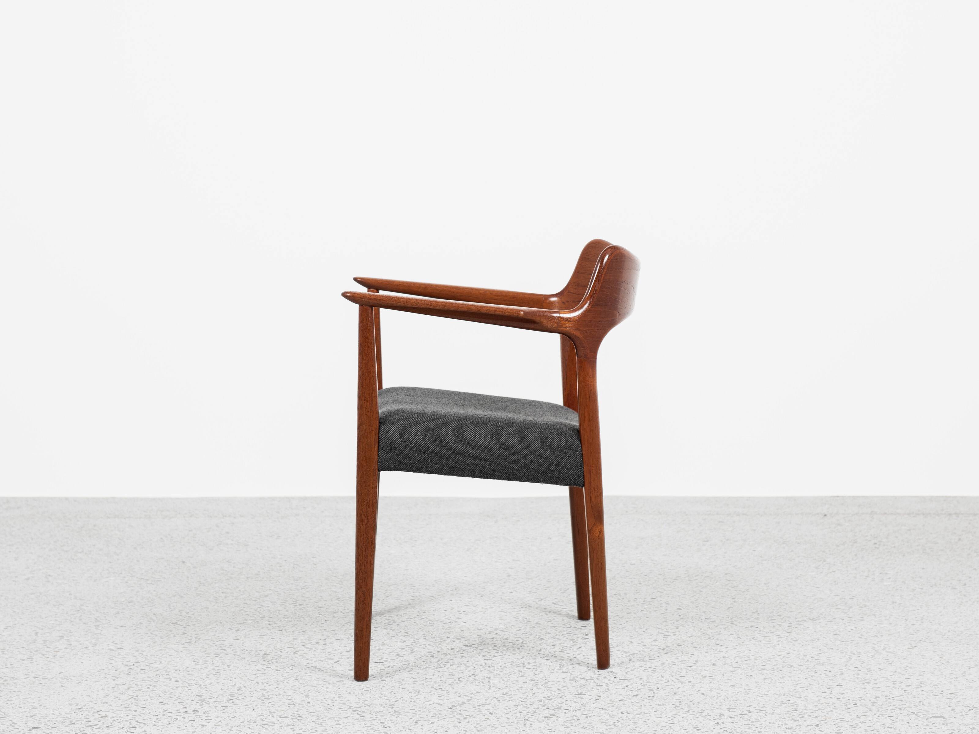 Midcentury Danish chair with armrests in teak by Arne Hovmand Olsen for Mogens Kold 1960s