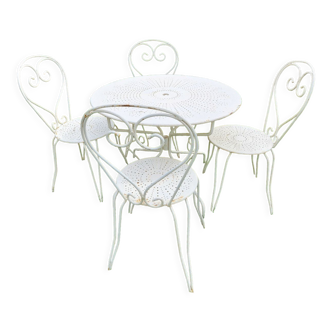 Wrought iron lounge