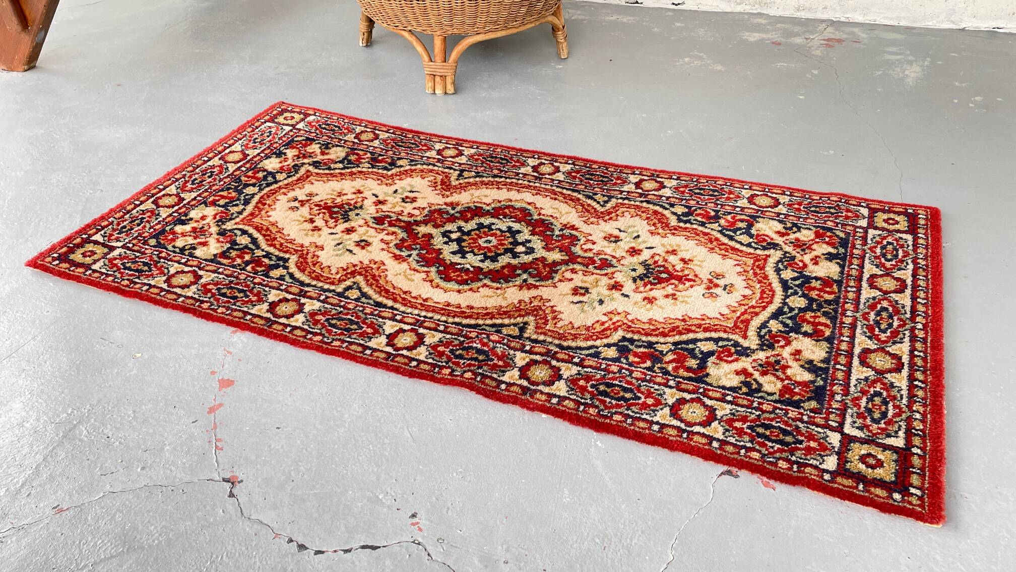 Carpet rug seal pure wool vintage