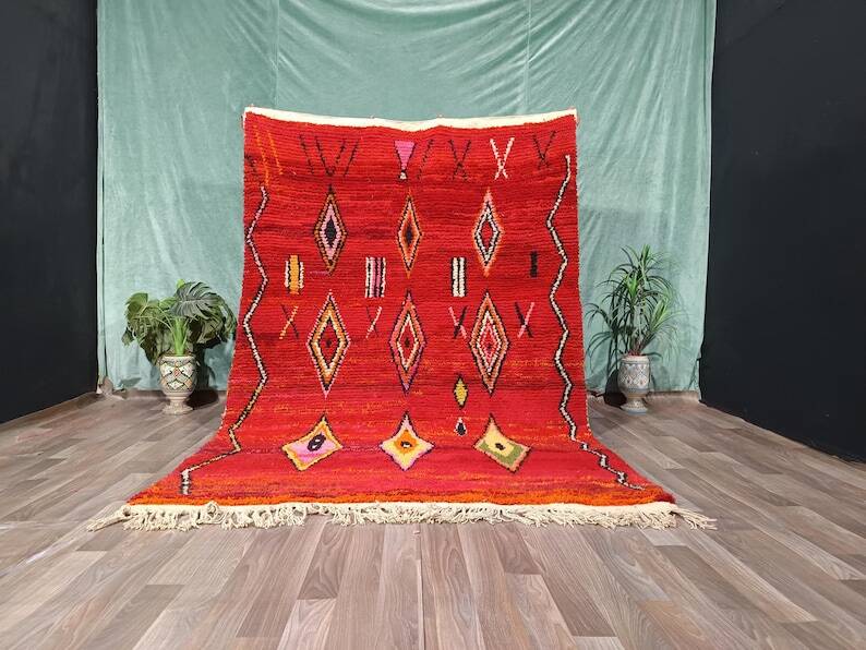 Berber Moroccan rug decorated 250cm x 150cm