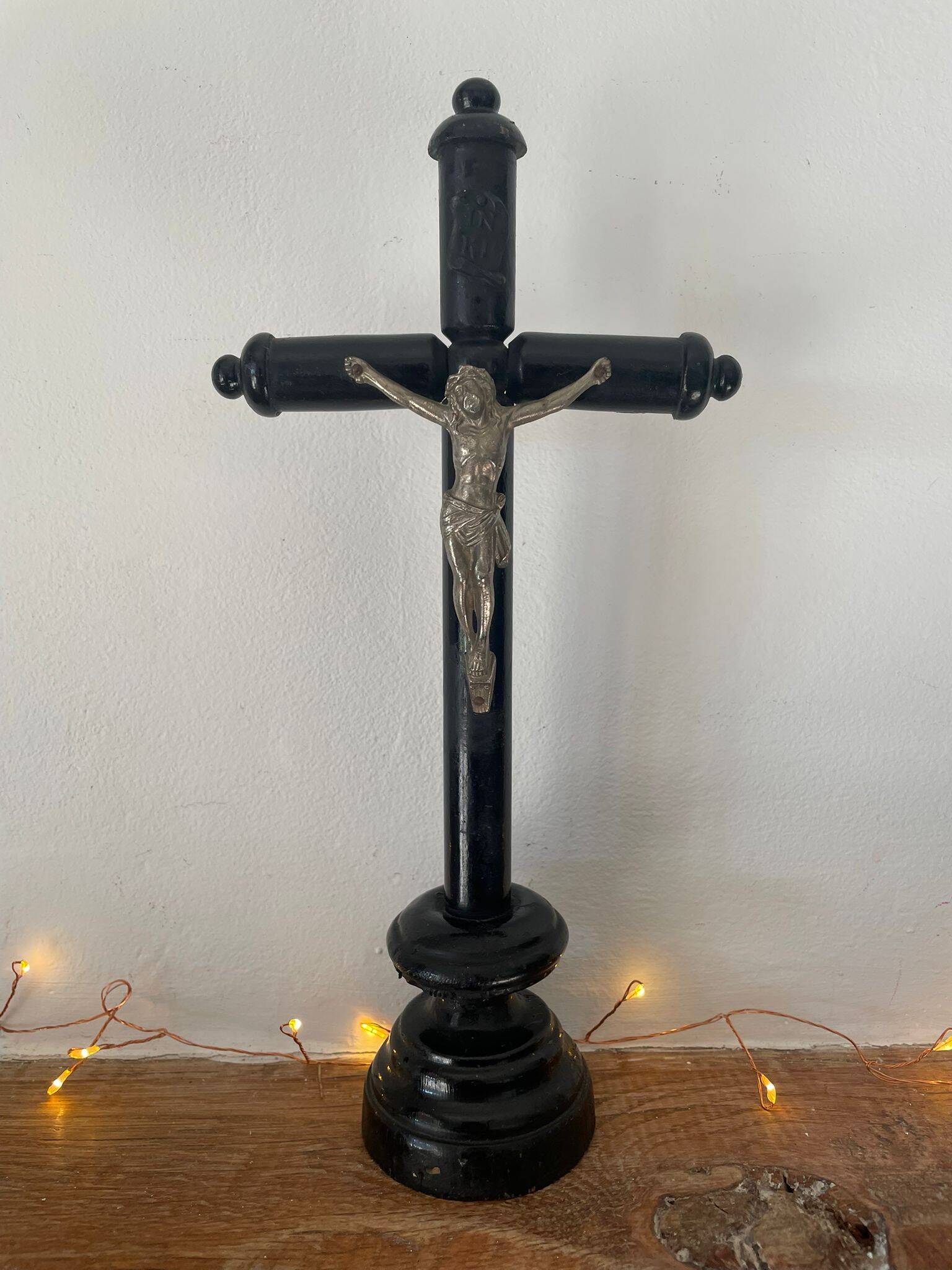 Blackened wood crucifix on base (26 cm)