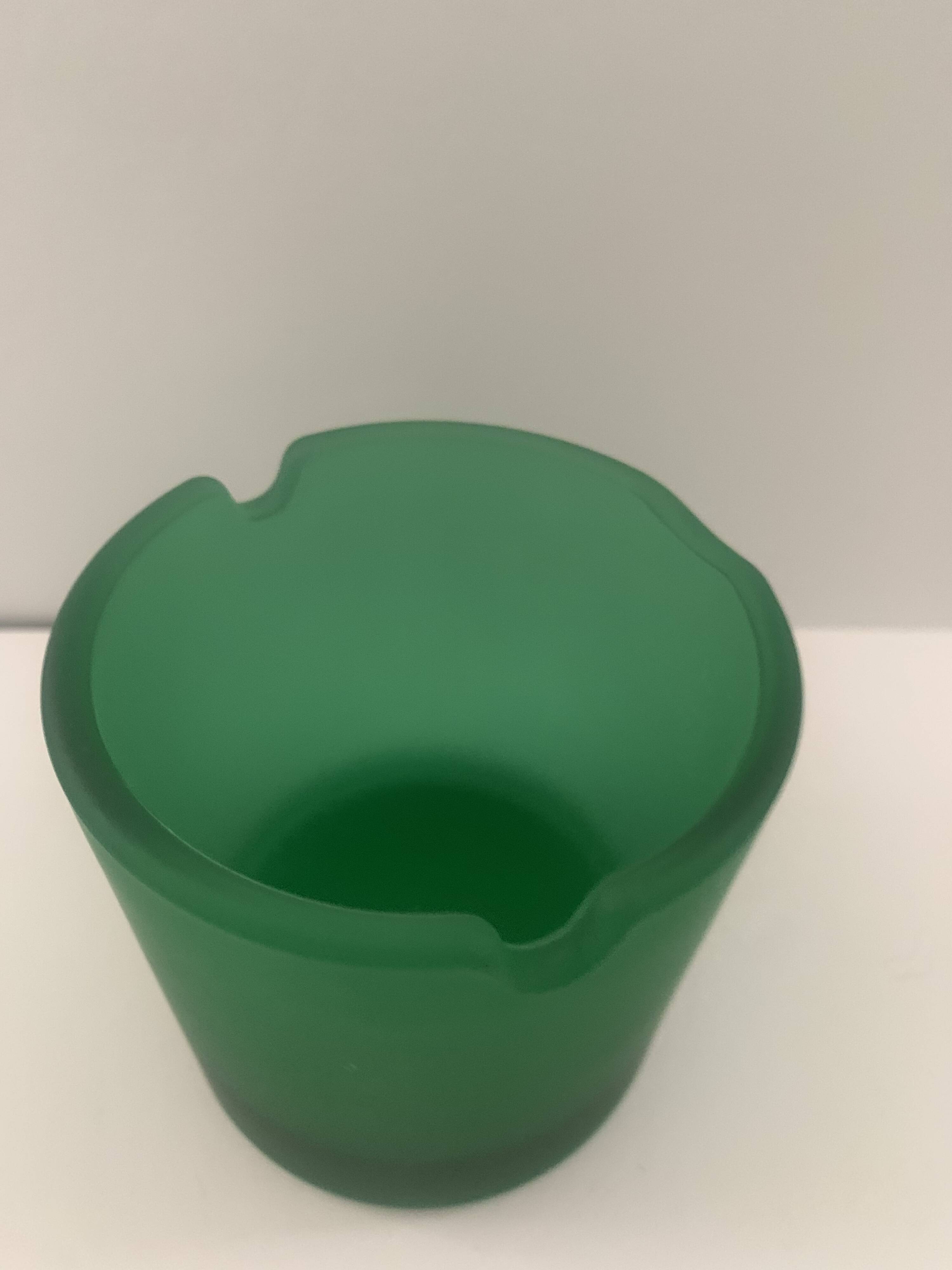 cendrier basculant modèle 504 avec insert en Cromargan de WMF