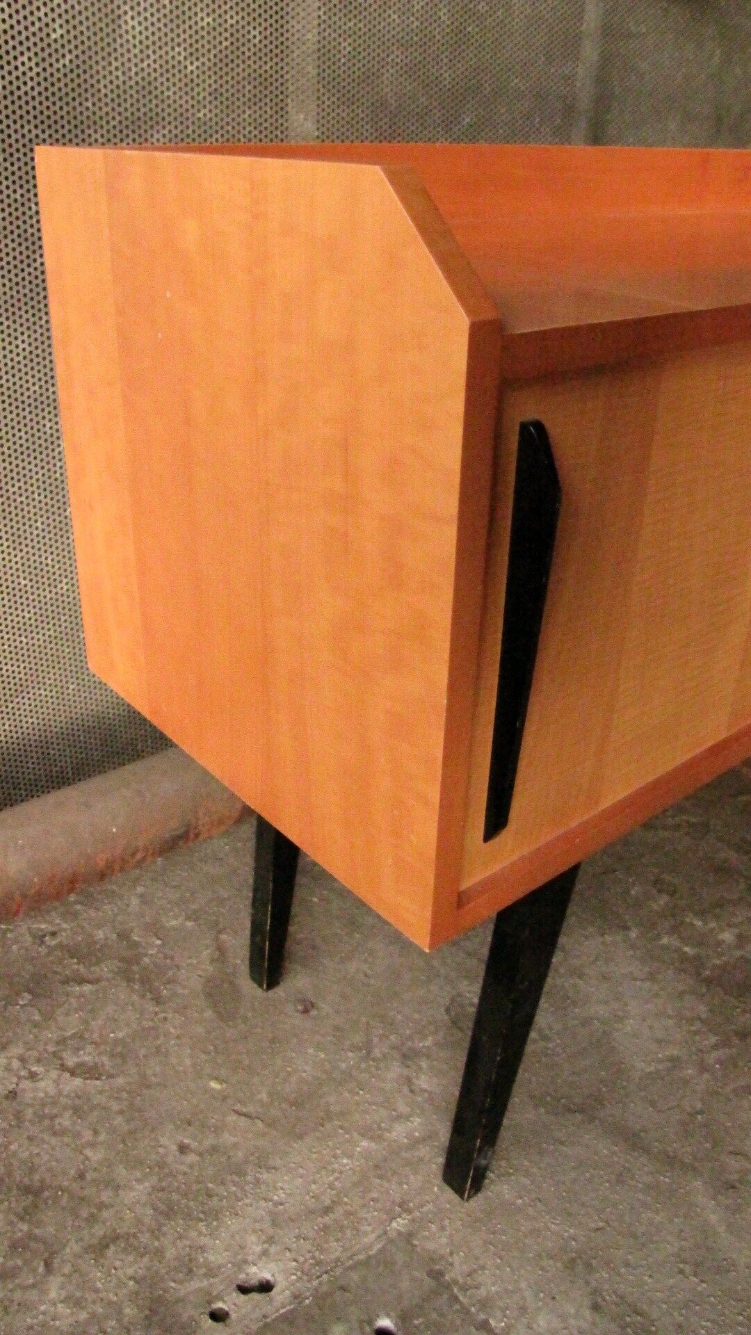 Buffet des années 60 à la manière de Hans Bellmann