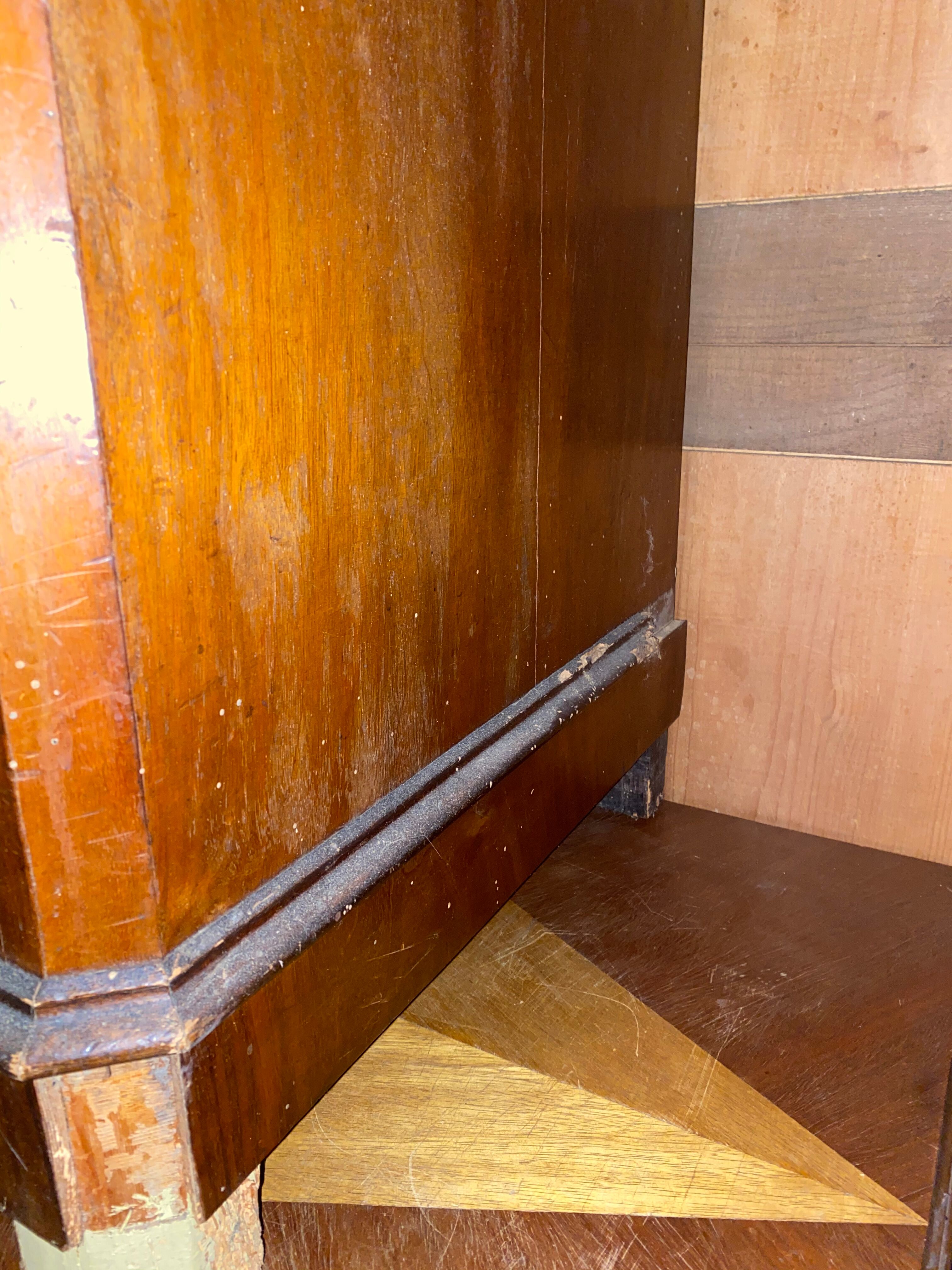 4 drawers with marble top