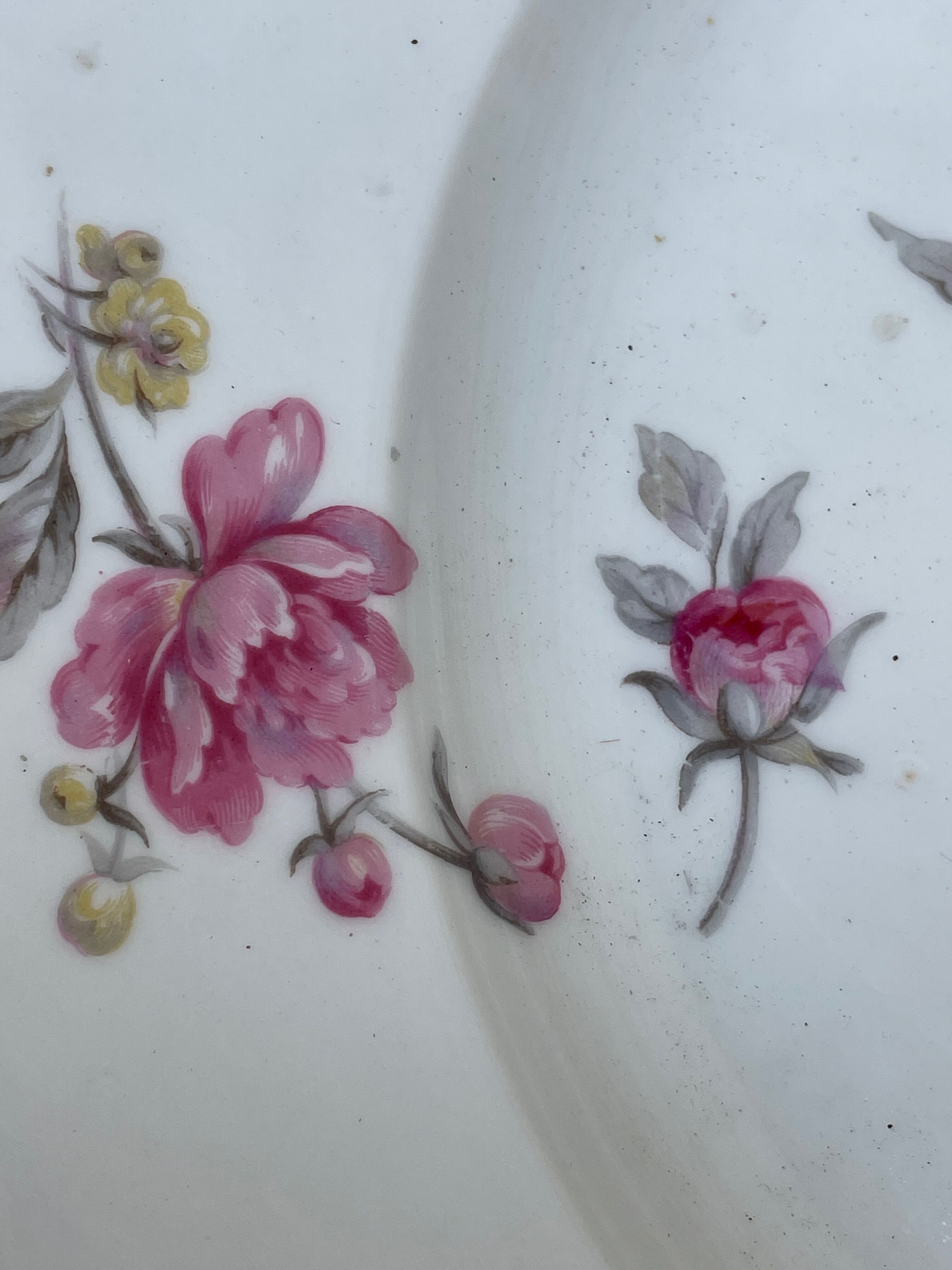 Floral pattern dish
