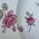 Plat à motif floral