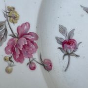Plat à motif floral