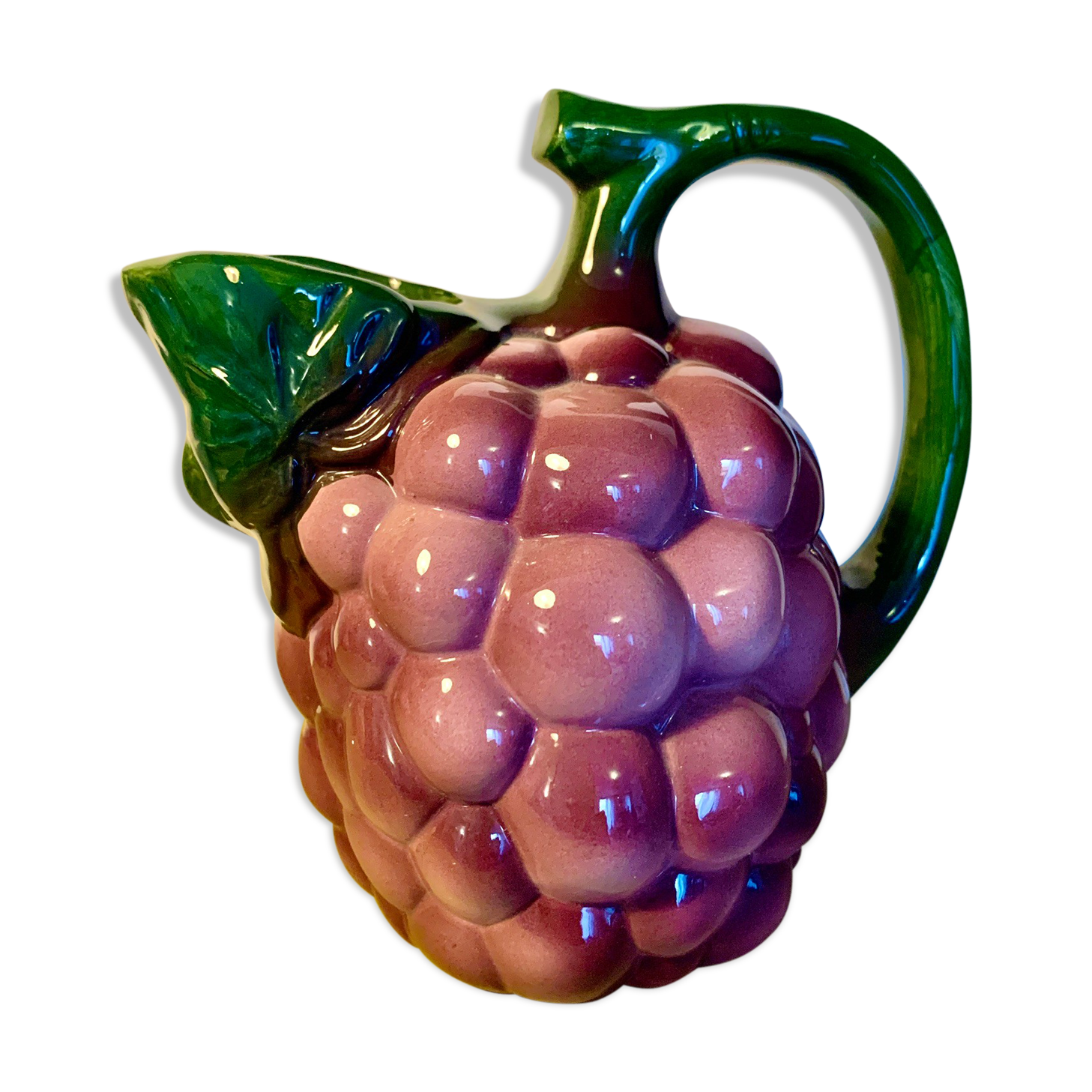 Pitcher bunch of grapes dabbling