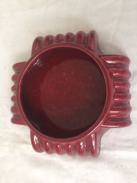 Ashtray red enamelled ceramics in geometric design and the 1950s vintage