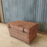 Wicker trunk