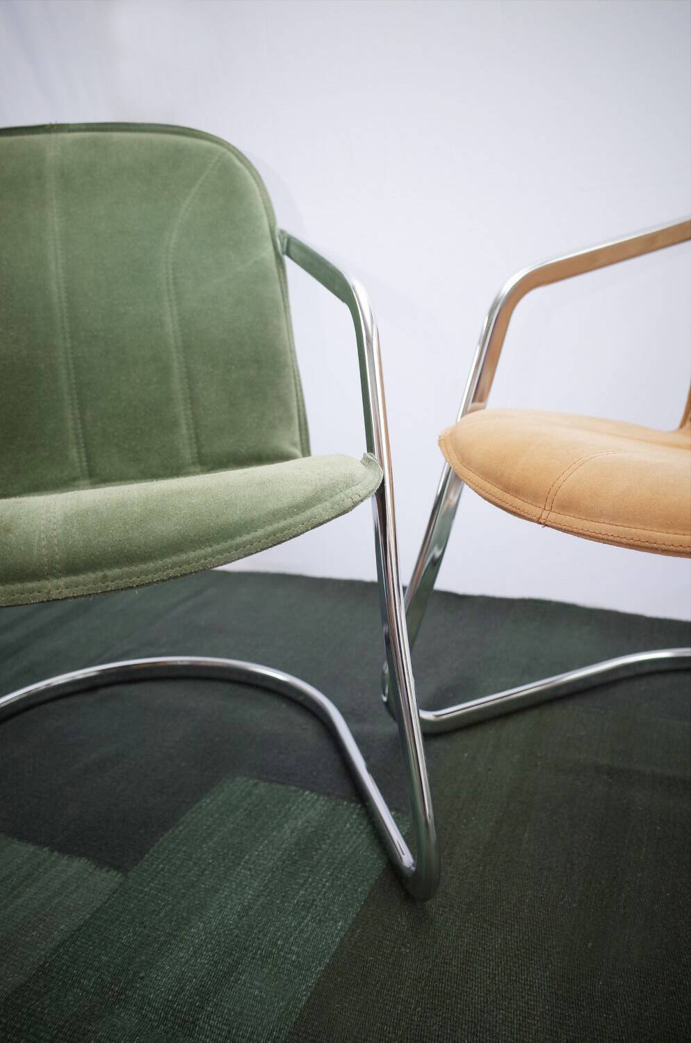 2 chaises vintage cantilever chrome