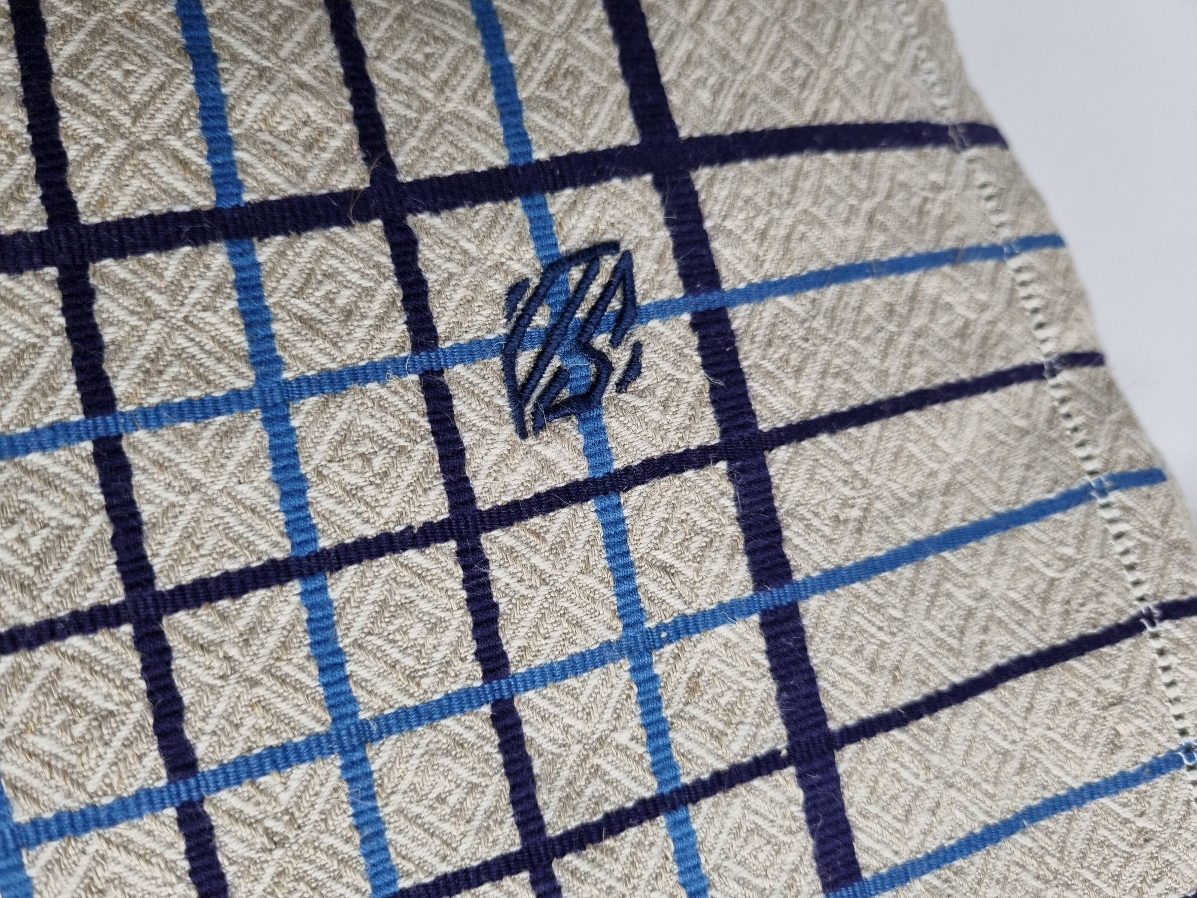 Vintage table set, damask tablecloth and 8 embroidered napkins with blue and white patterns