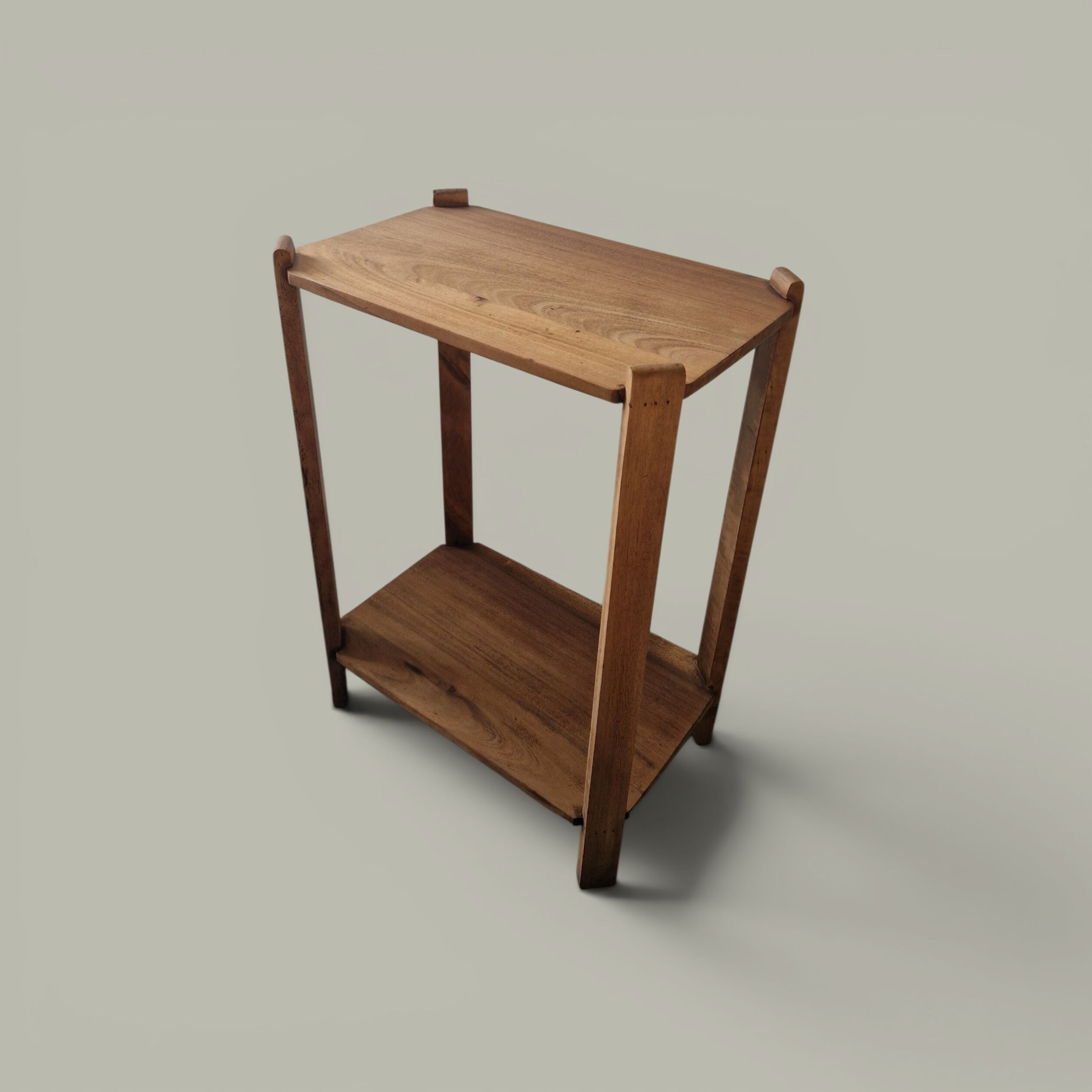 Table d’appoint sculpturale en bois massif – Ligne minimaliste - 1940