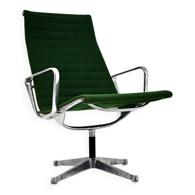 Fauteuil vert EA124 de Charles et Ray Eames pour Herman Miller, années 1970