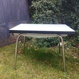 Formica table with extensions