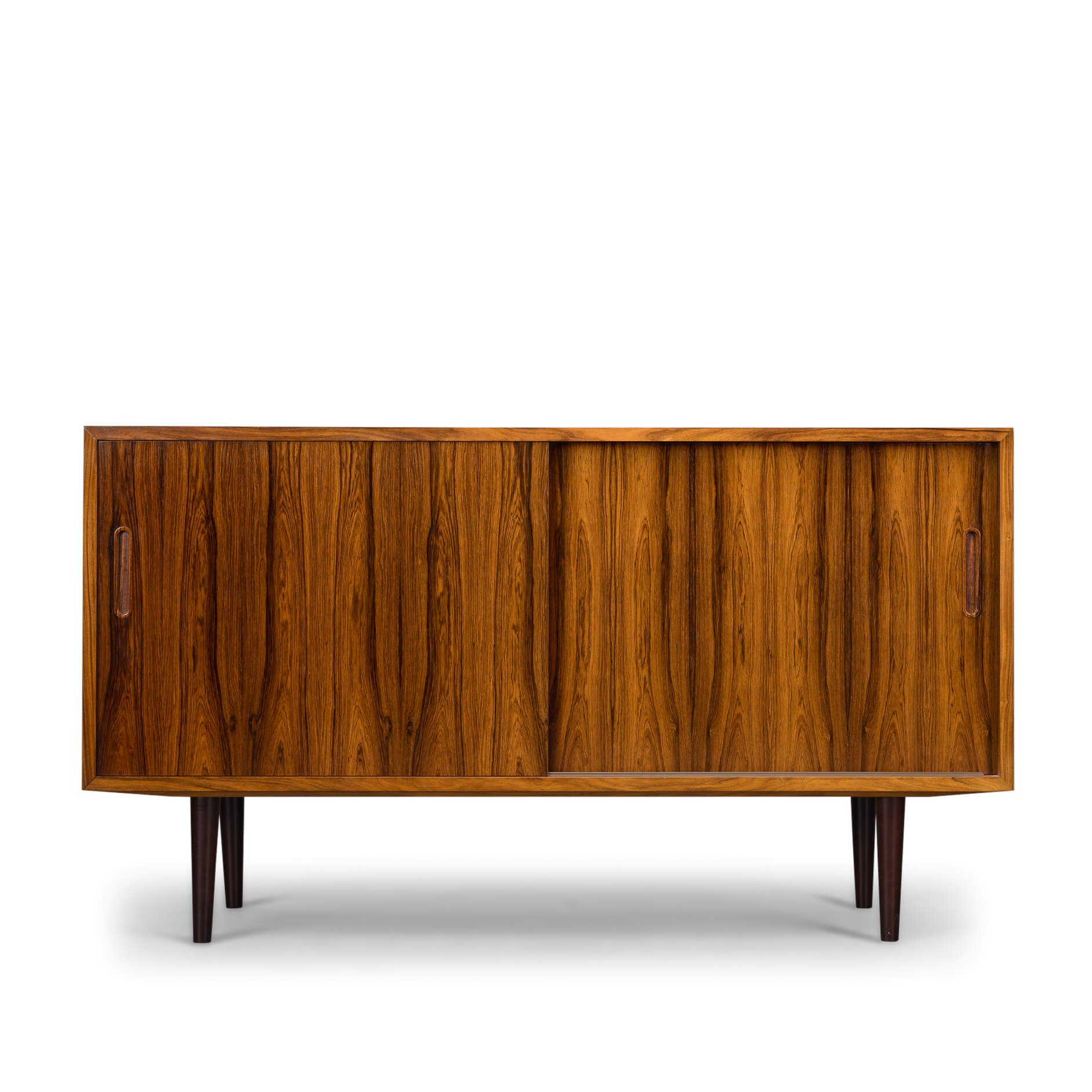 Enfilade en palissandre danois avec portes coulissantes par Hundevad & Co, années 1960.