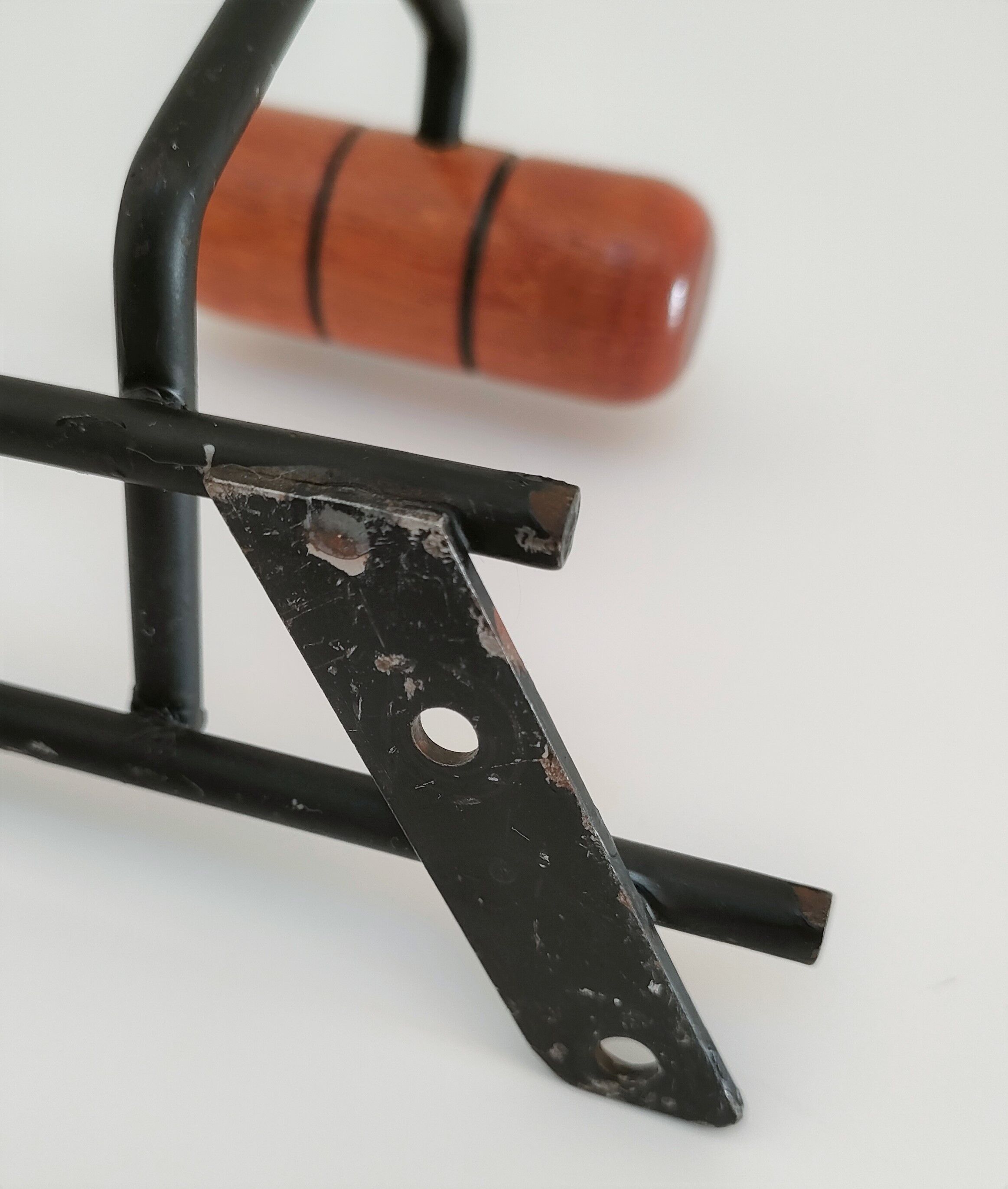 Modernist wall-mounted coat rack in metal and wood, 60s design