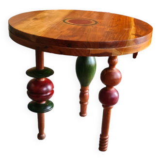 Table d'appoint atypique