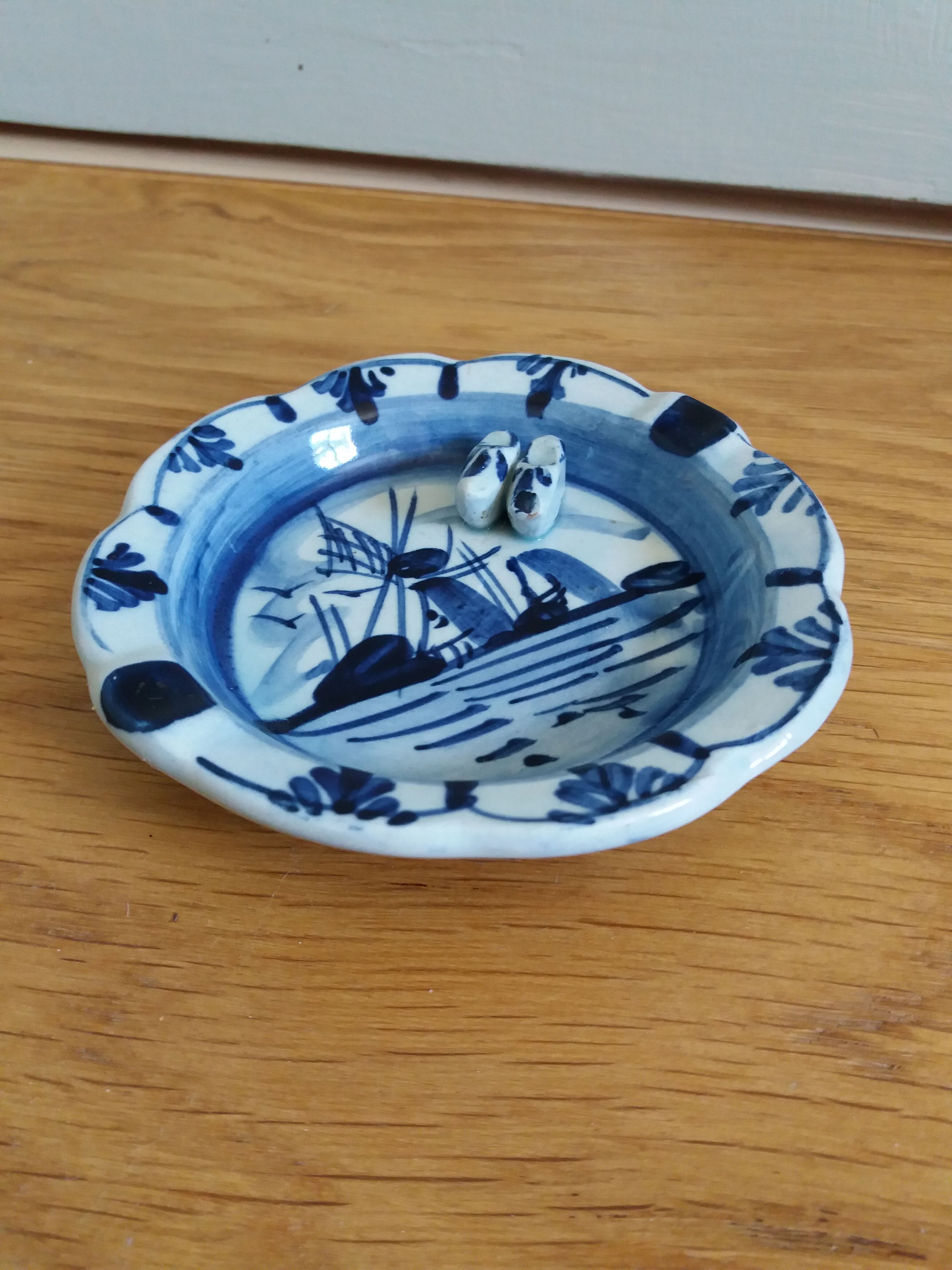 Cendrier peint à la main bleu de Delft