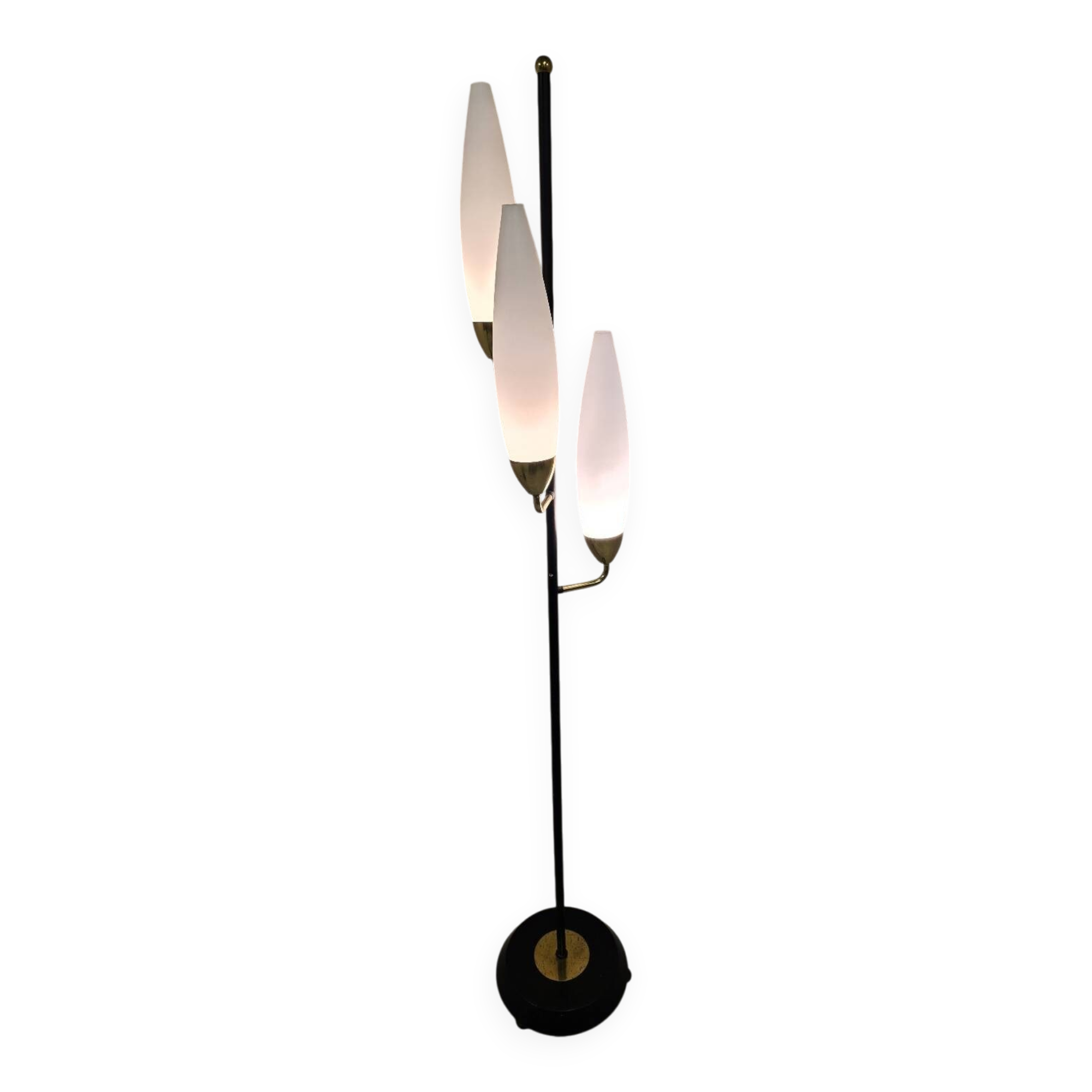 Lampadaire tripode vintage – Laiton & opaline blanche – Années 1960
