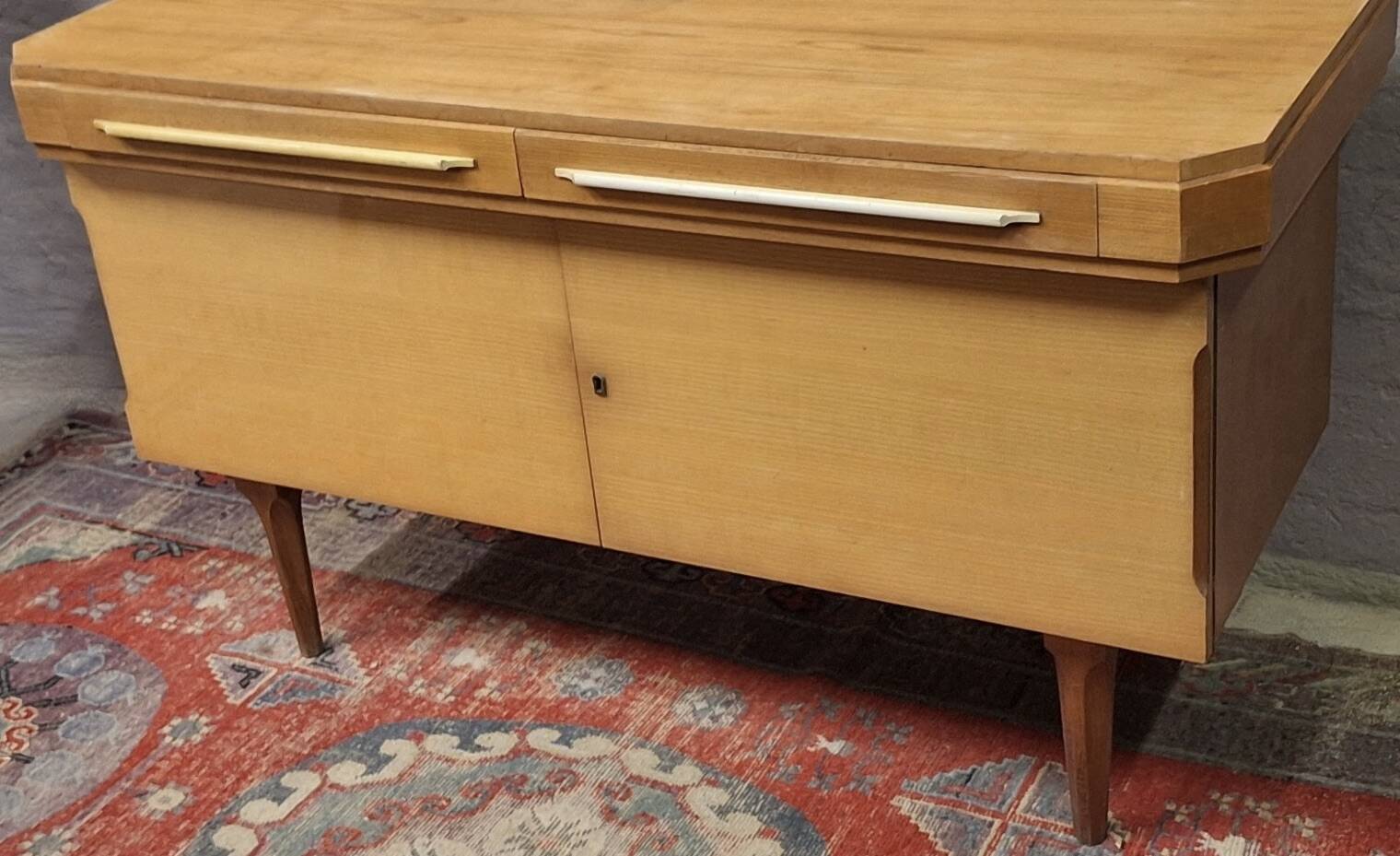 Vintage art deco sideboard in maple, 1950